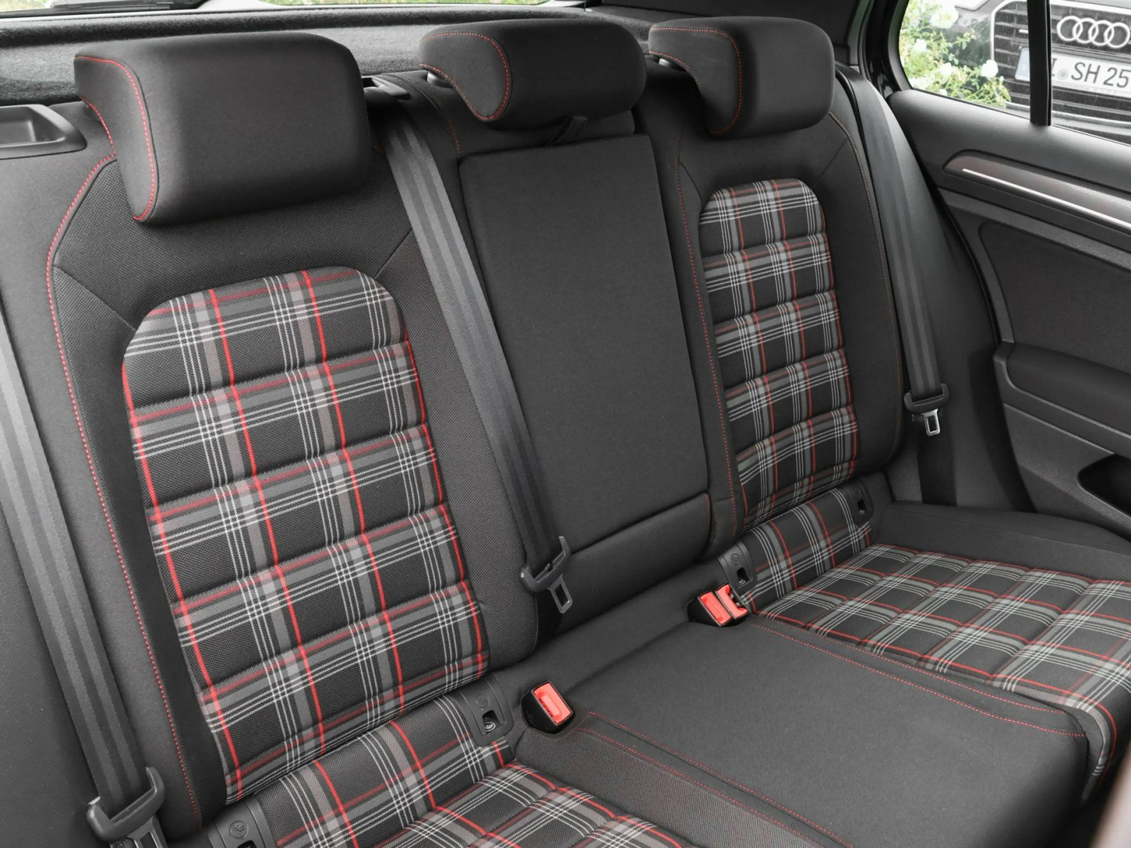 Volkswagen Golf GTI Golf VII 2.0 TSI GTI Performance Pano Navi Kamer — photo 7