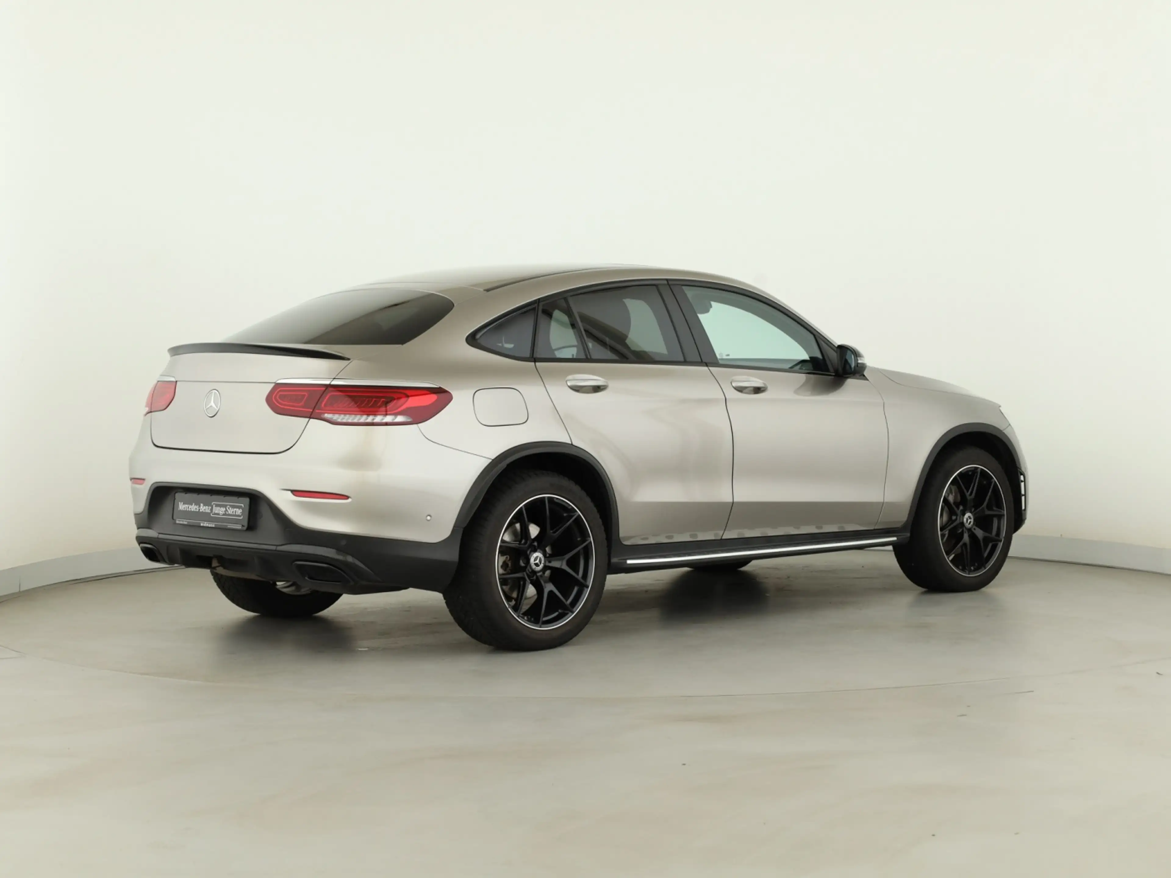 Mercedes-Benz GLC 300 d 4M Coupé *AMG*AHK*Schiebedach*HUD*360° — photo 6