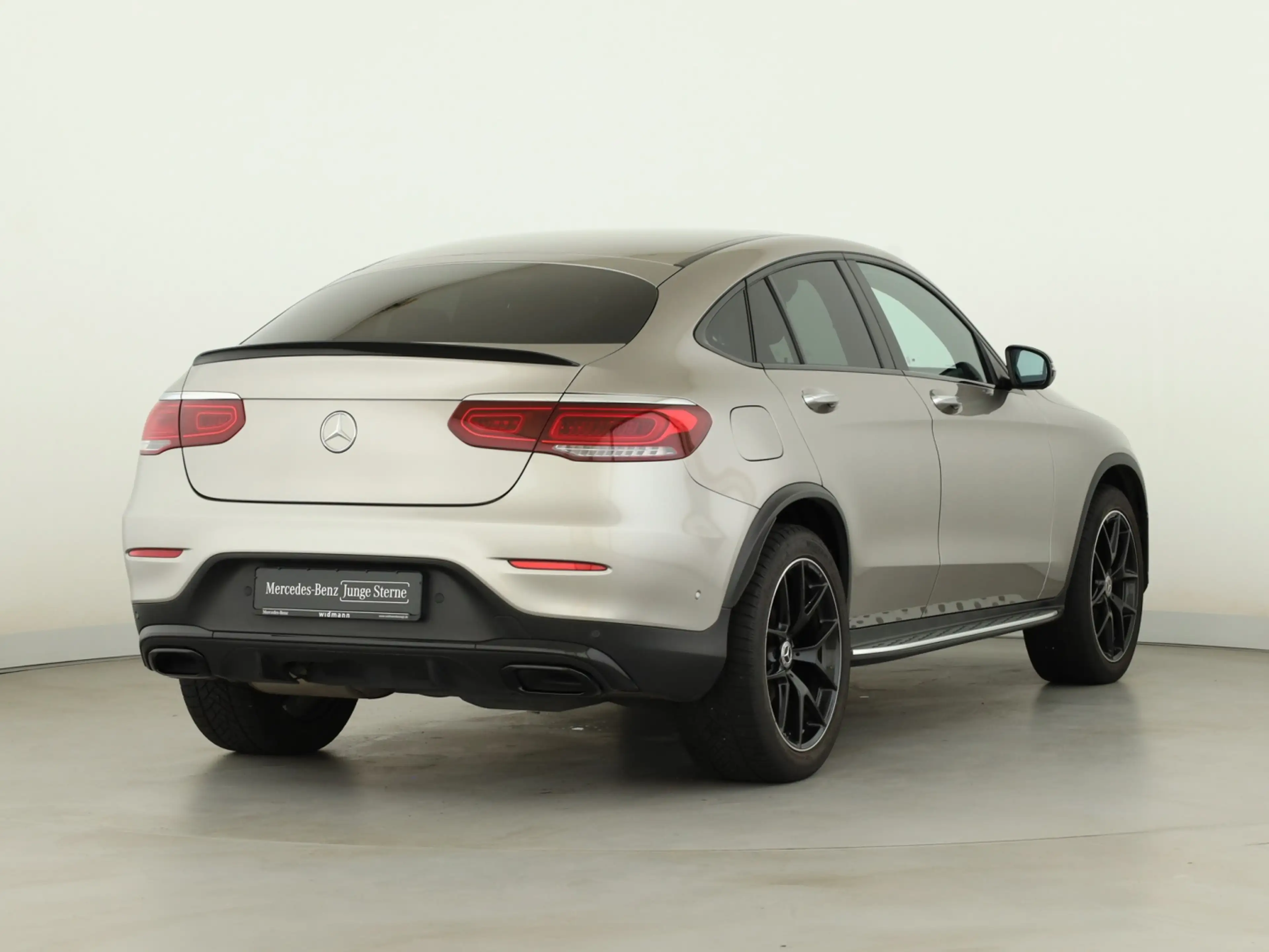 Mercedes-Benz GLC 300 d 4M Coupé *AMG*AHK*Schiebedach*HUD*360° — photo 2