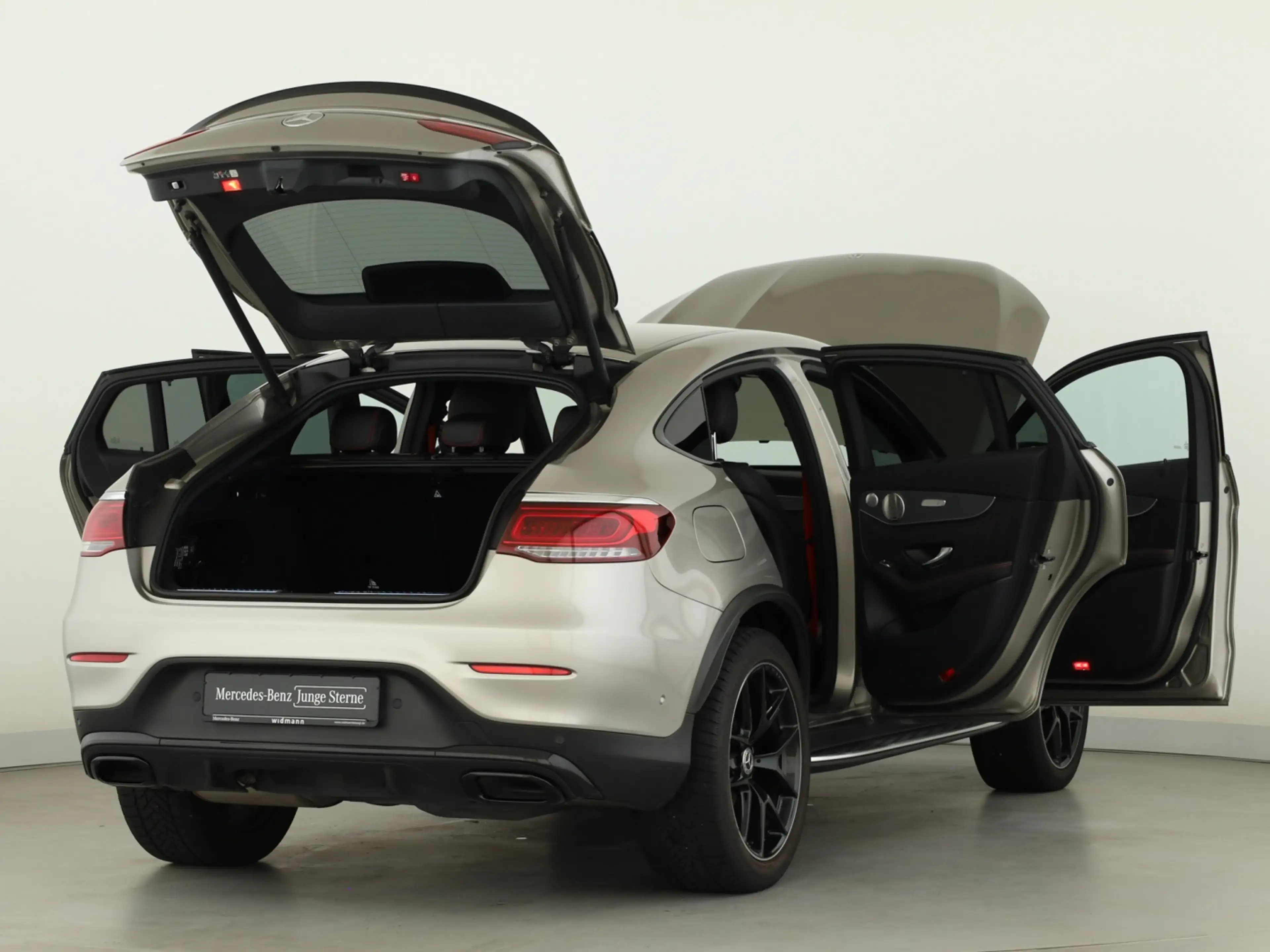 Mercedes-Benz GLC 300 d 4M Coupé *AMG*AHK*Schiebedach*HUD*360° — photo 9
