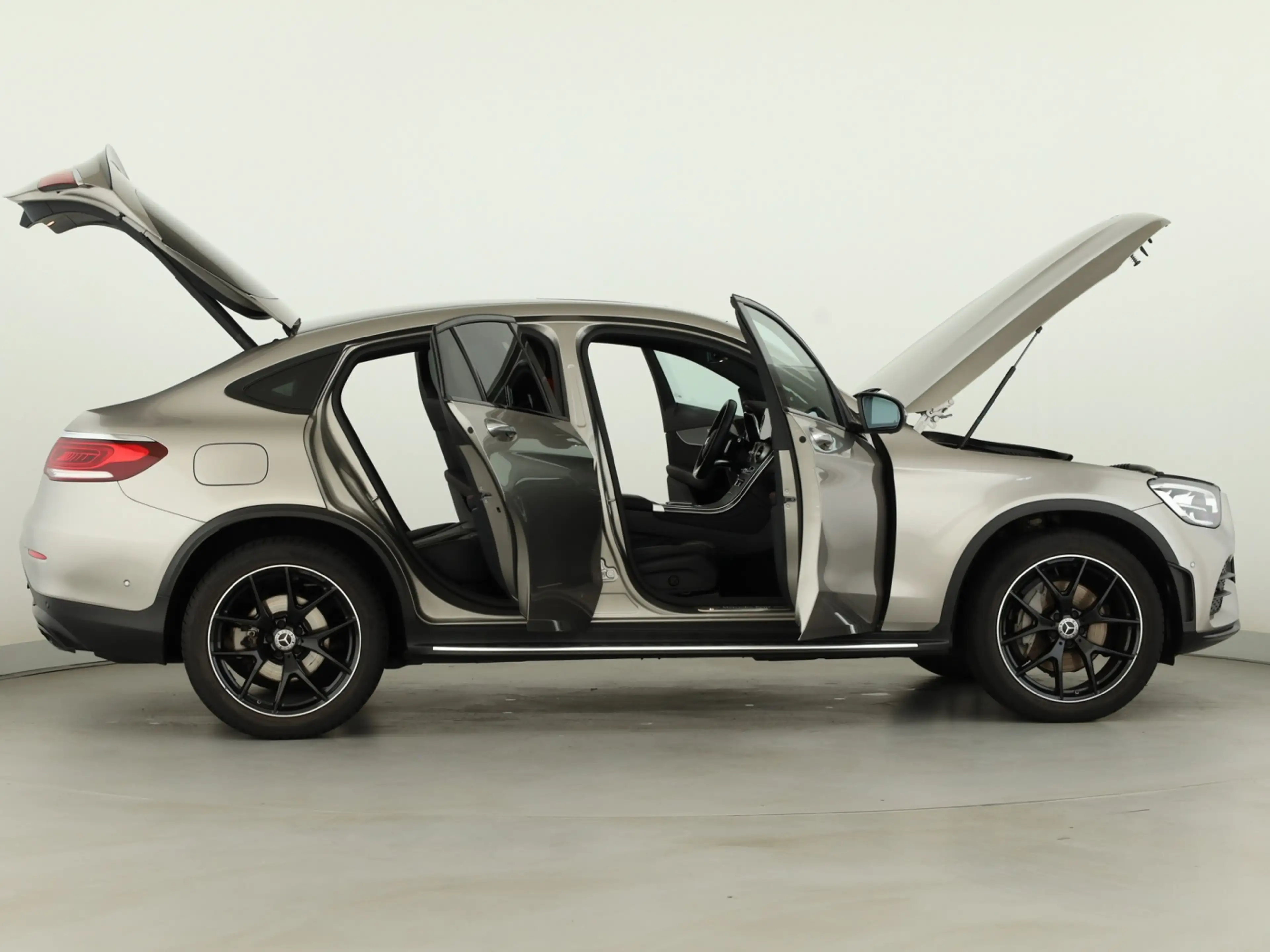 Mercedes-Benz GLC 300 d 4M Coupé *AMG*AHK*Schiebedach*HUD*360° — photo 8