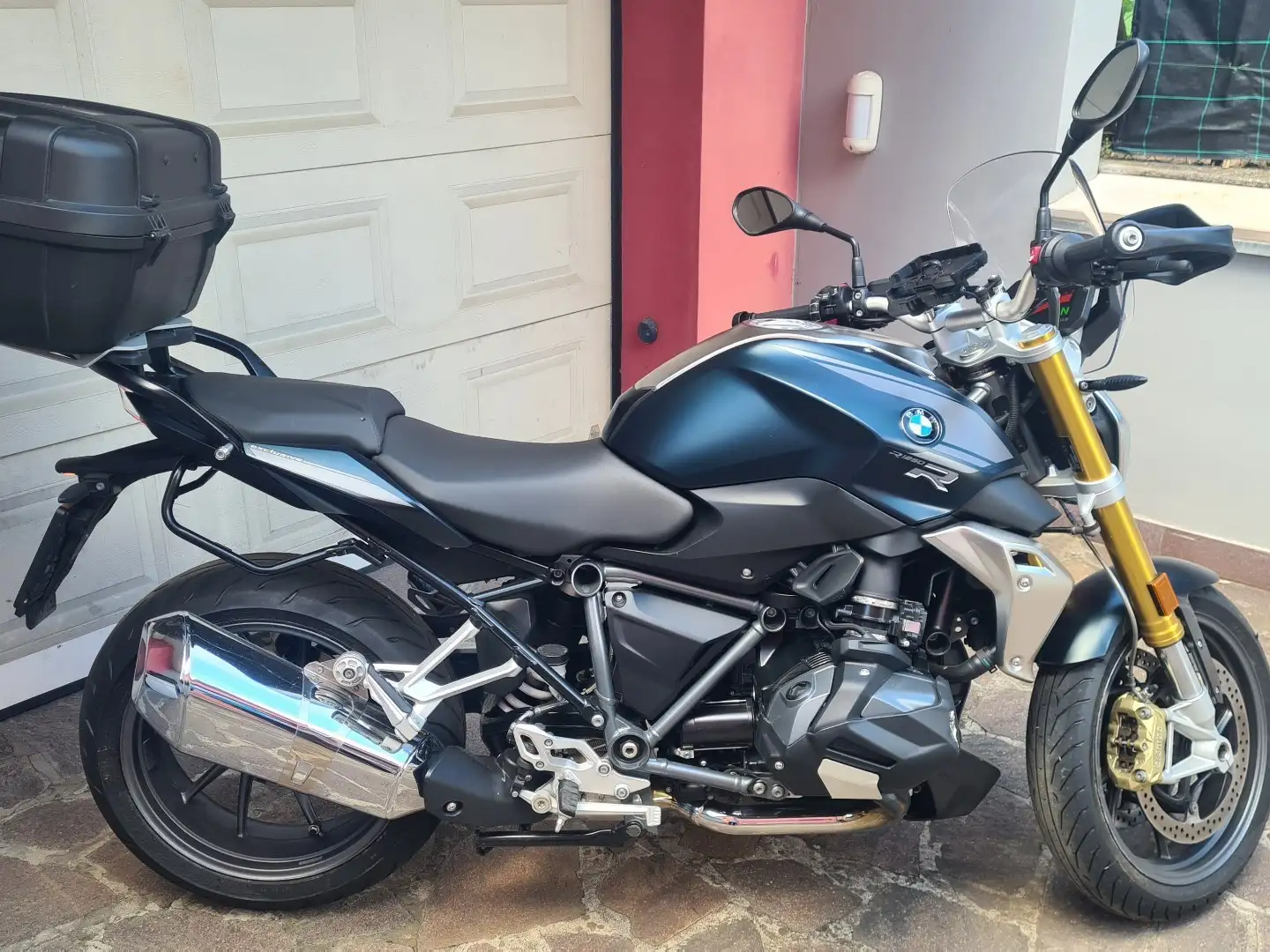 BMW R 1250 R Verde - 2