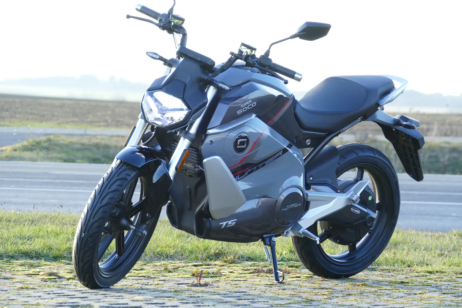 Super Soco TS Street Hunter 45 km/h - AM Grau - 2