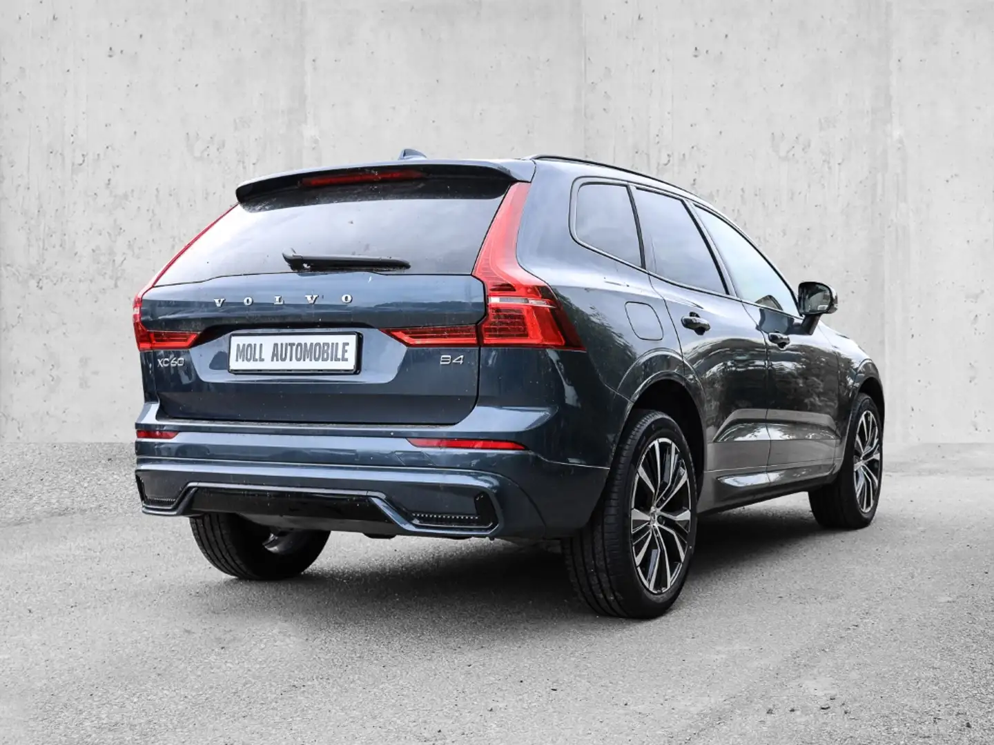 Volvo XC60 Plus Dark 2WD B4 Benzin EU6d StandHZG Leder digita Azul - 2