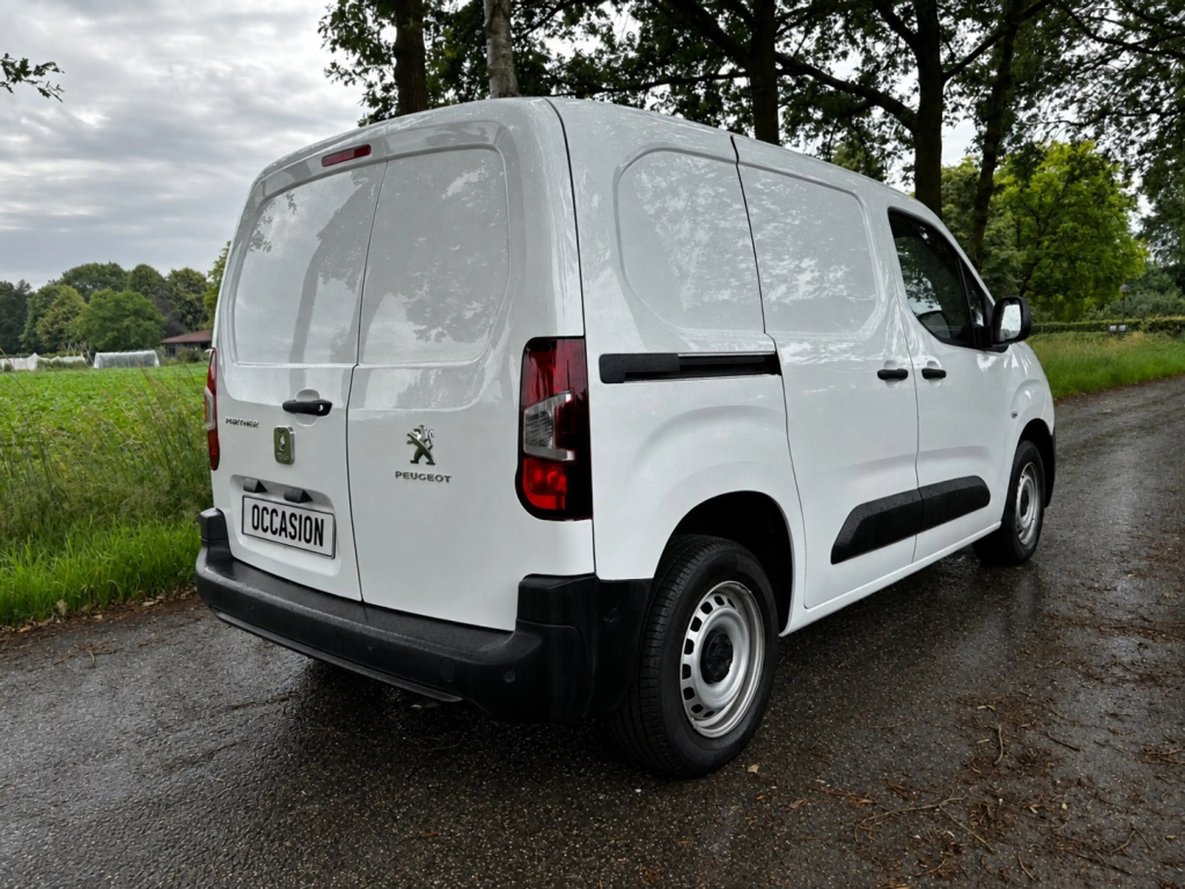 Peugeot Partner 1.2 PT. Premium — photo 8
