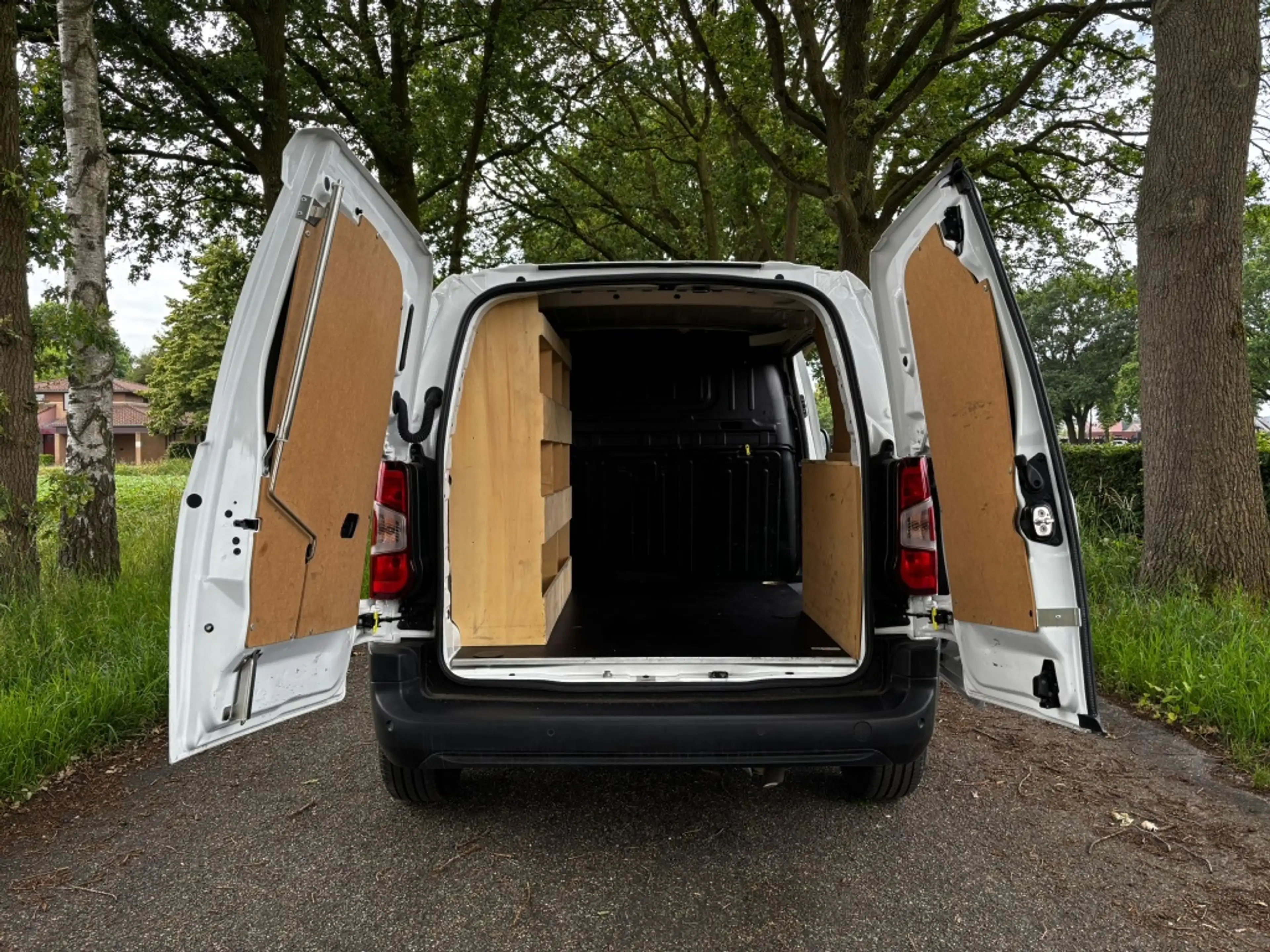Peugeot Partner 1.2 PT. Premium — photo 6