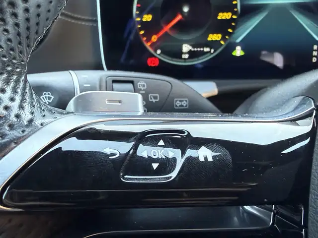 Mercedes-Benz E-Class view 12