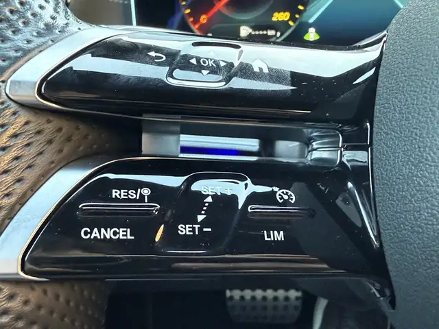 Mercedes-Benz E-Class view 13