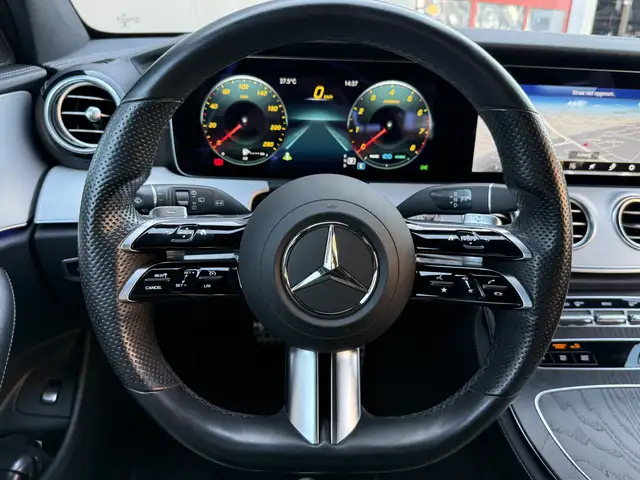 Mercedes-Benz E-Class view 14