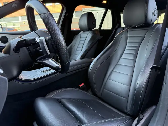 Mercedes-Benz E-Class view 5