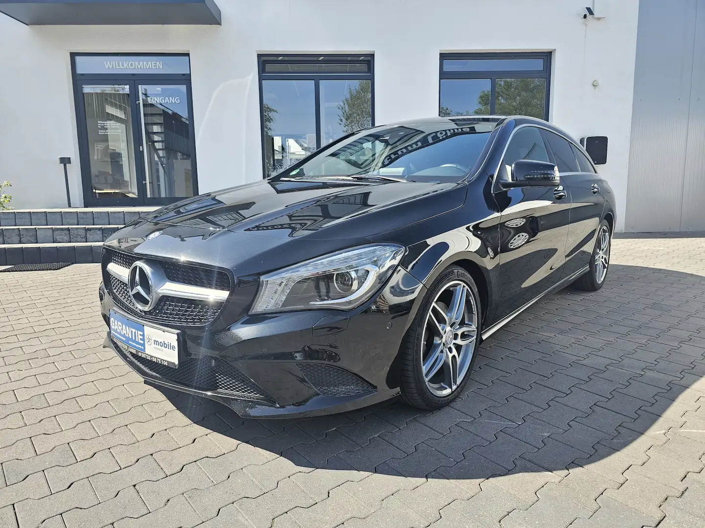Mercedes-Benz CLA 220 d NAVI COMAND TEILLEDER Schwarz - 1