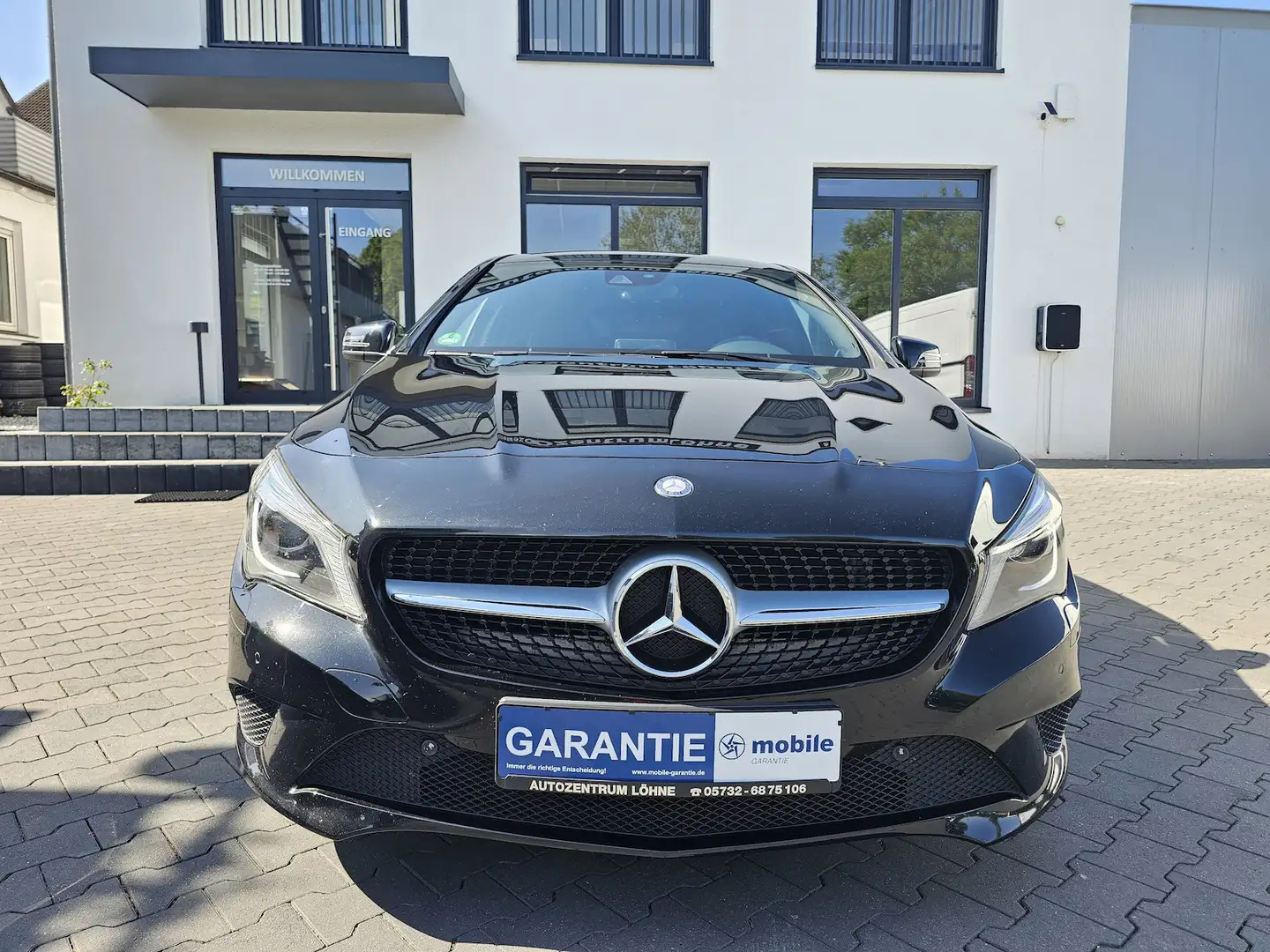Mercedes-Benz CLA 220 d NAVI COMAND TEILLEDER Schwarz - 2