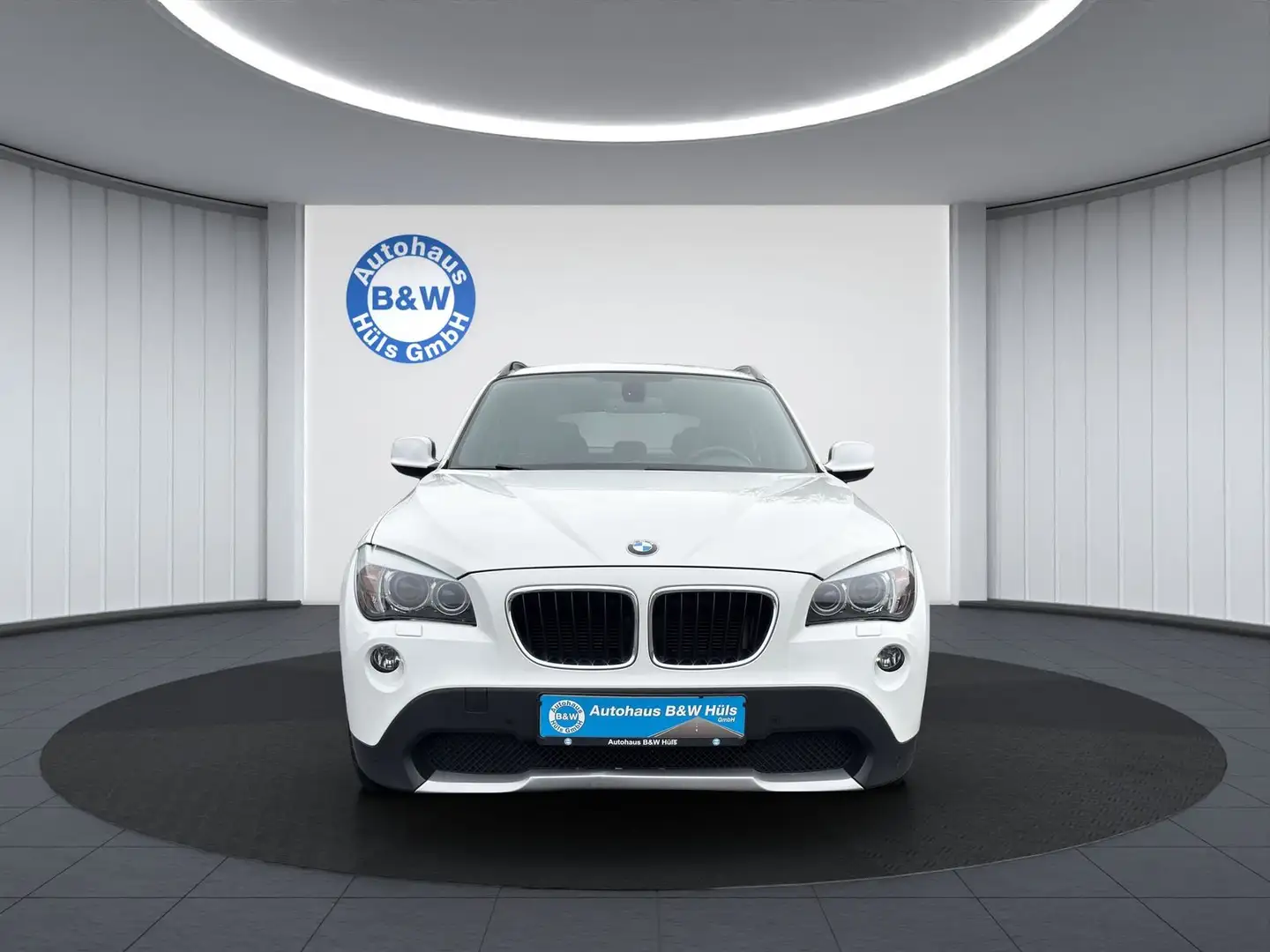 BMW X1 18 d Drive*H&K*XENON*SHZ* Weiß - 2