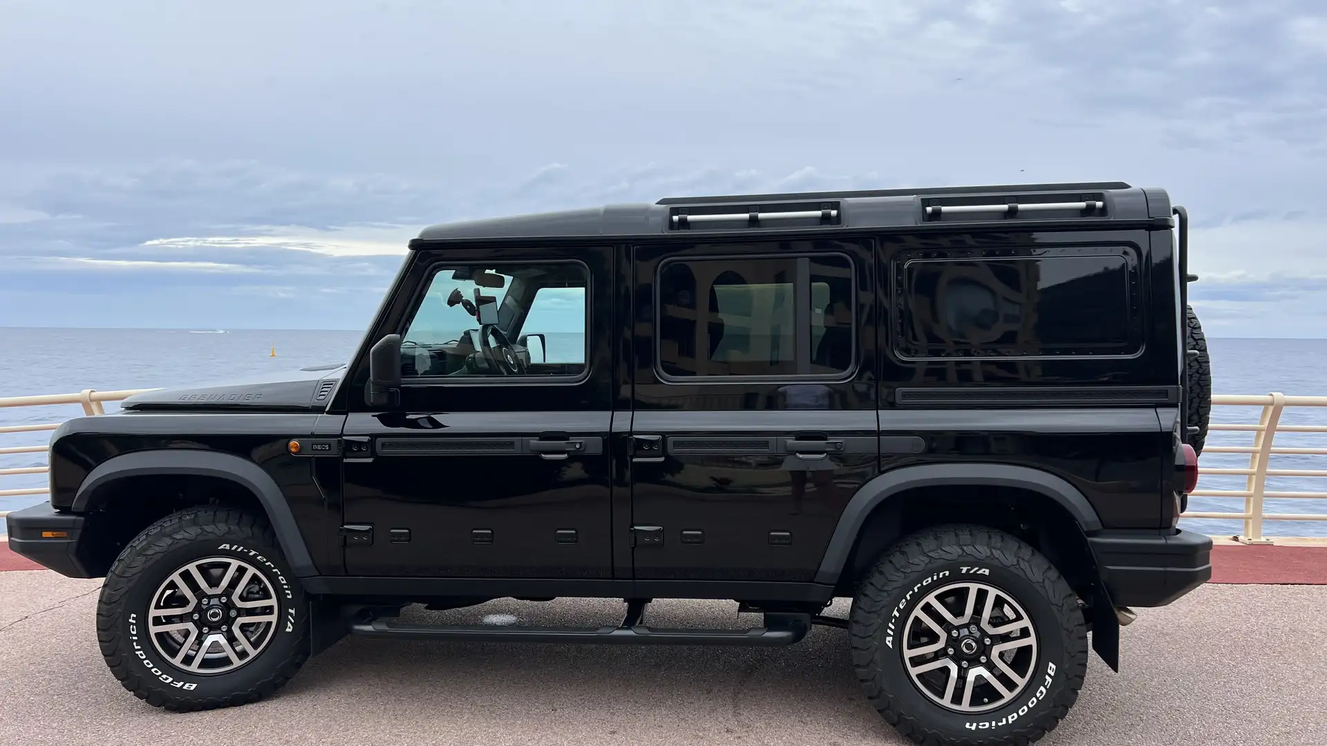 Ineos Grenadier Utility Wagon 3.0 twin-turbo d 5p.ti auto N1 Nero - 1