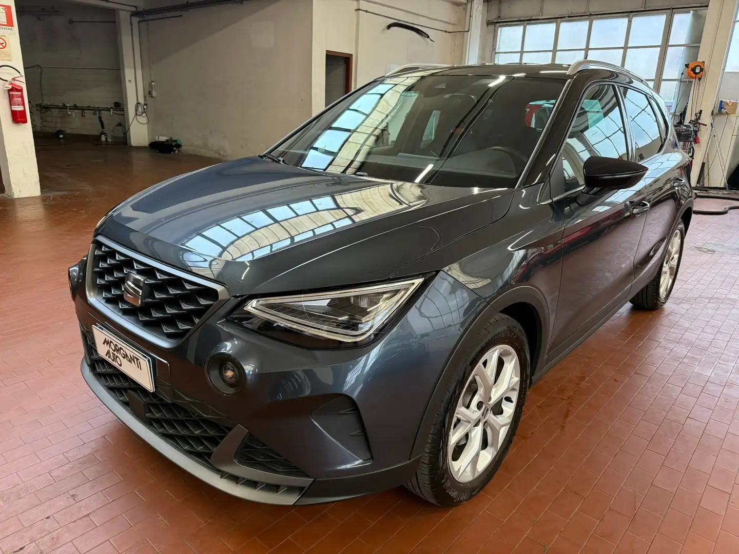 SEAT Arona Arona 1.0 ecotsi FR 95cv Grau - 1