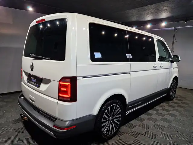 Volkswagen Multivan view 4