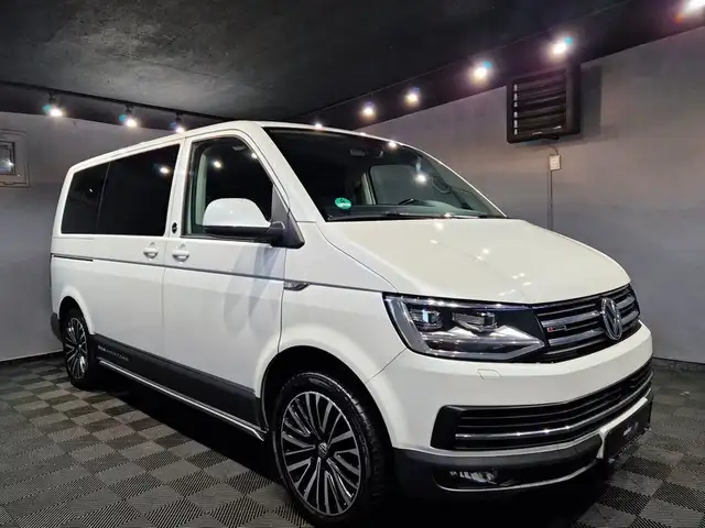Volkswagen Multivan view 2
