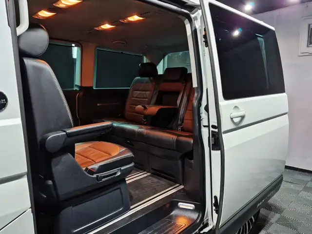 Volkswagen Multivan view 9