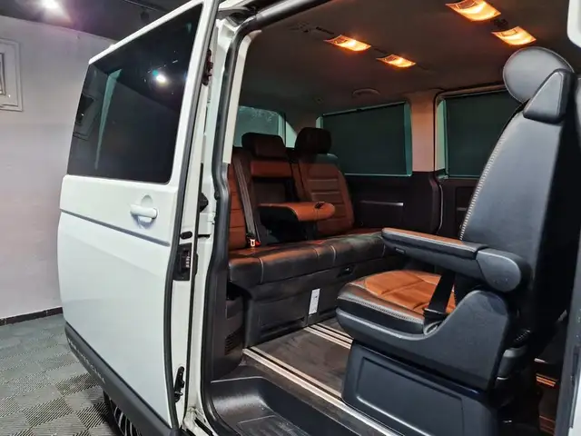 Volkswagen Multivan view 13