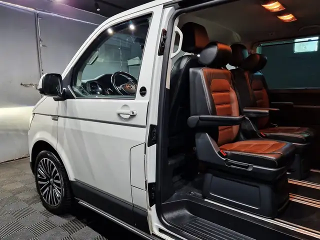 Volkswagen Multivan view 10