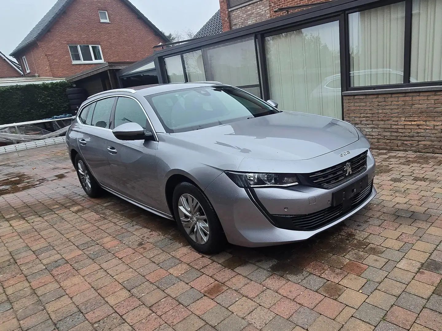 Peugeot 508 508 SW BlueHDi 130 EAT8 Active Pack Gris - 2