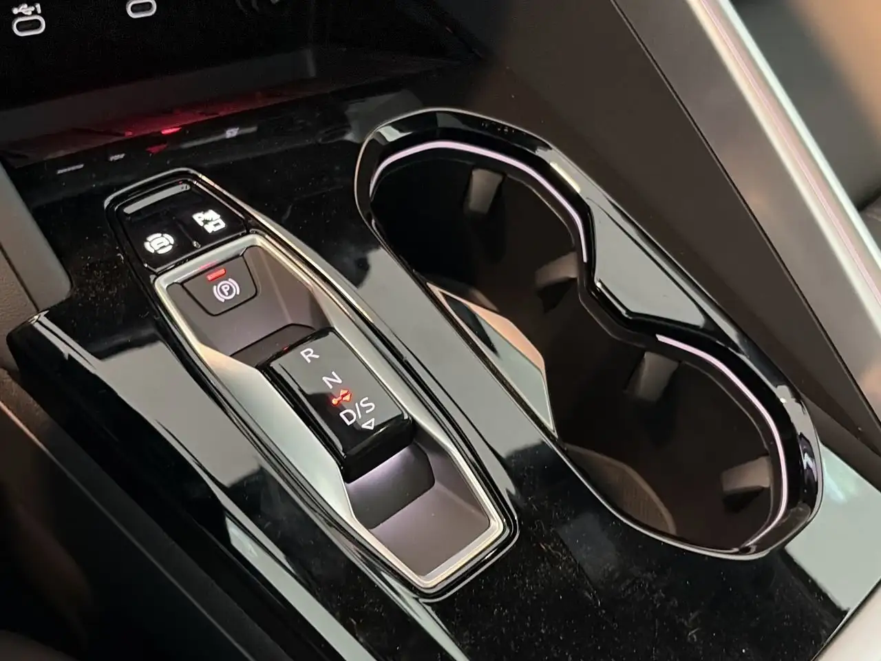 Audi Q5 снимка Audi Q5