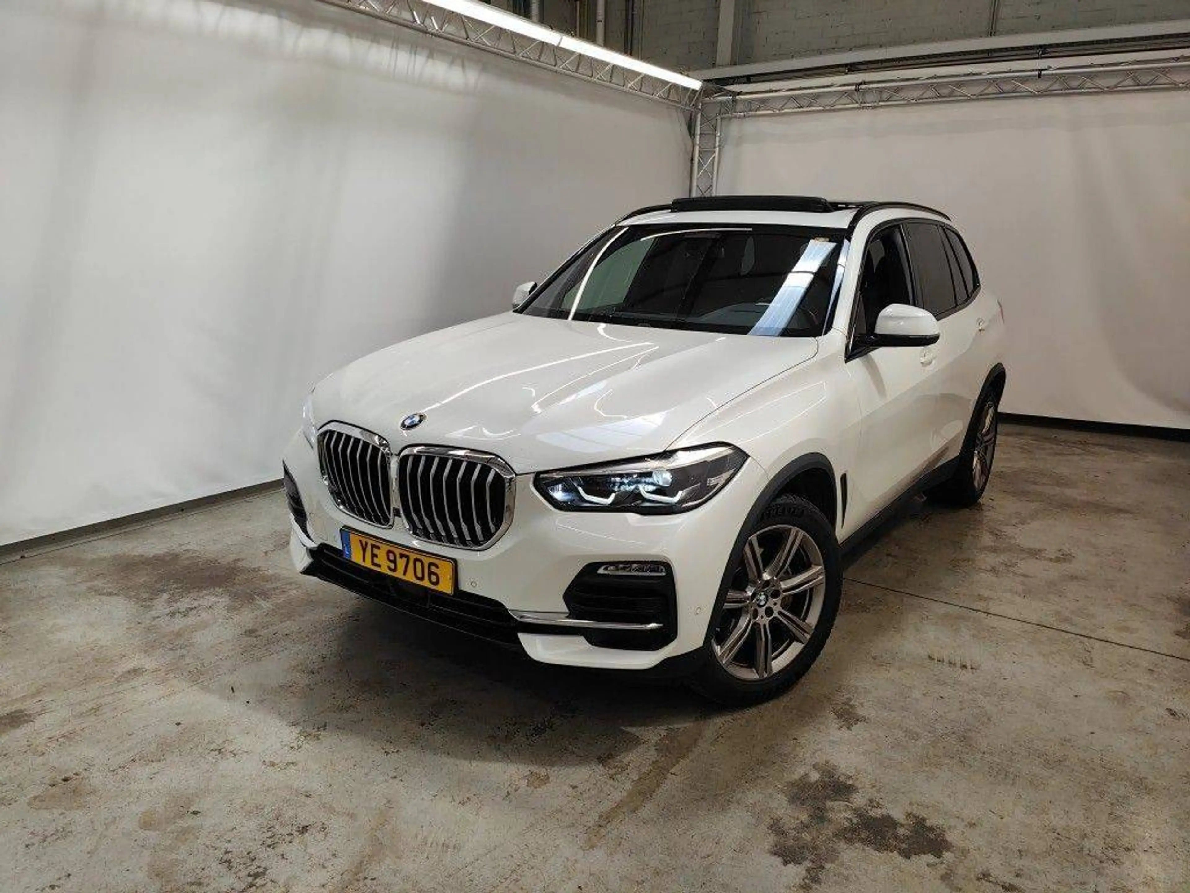 BMW X5 X5 3.0A xDrive40 " 7 ZITPLAATSEN " Netto 35000 euro