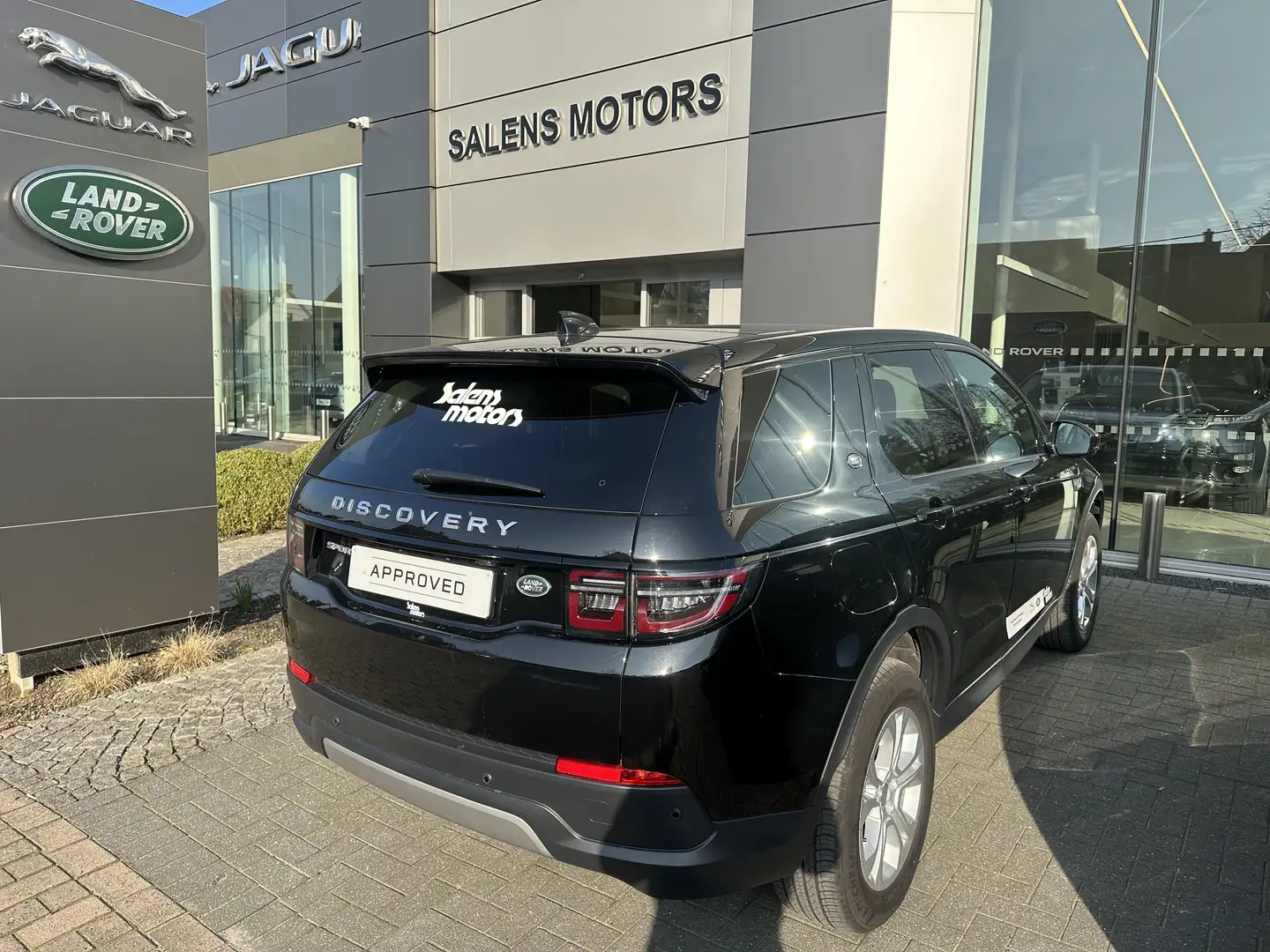 Land Rover Discovery Sport D165 S AWD 04/2024 beschikbaar Black - 2