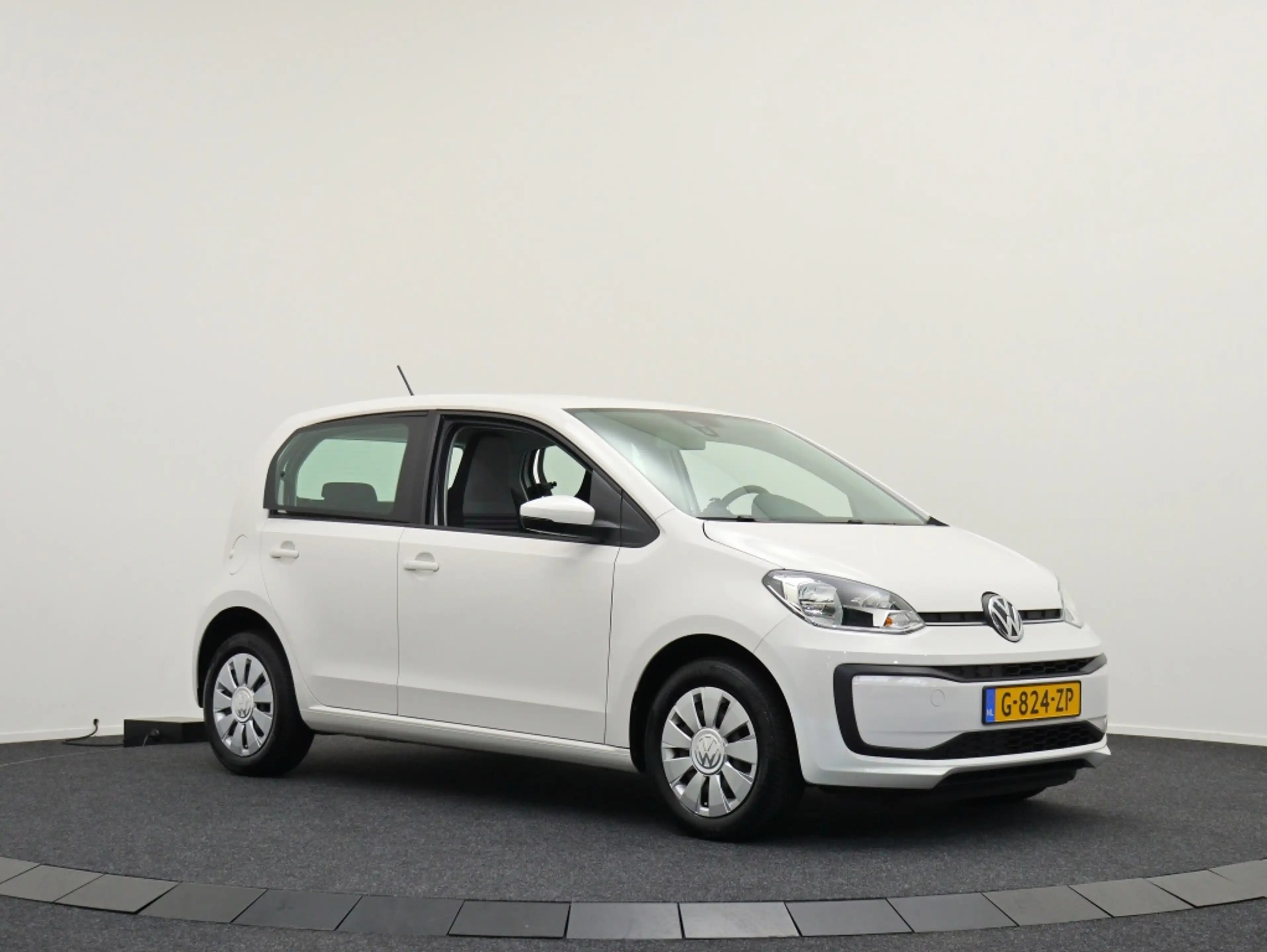 Volkswagen up! 1.0 BMT move up! Airco | Phone-connect | All-seaso — photo 13