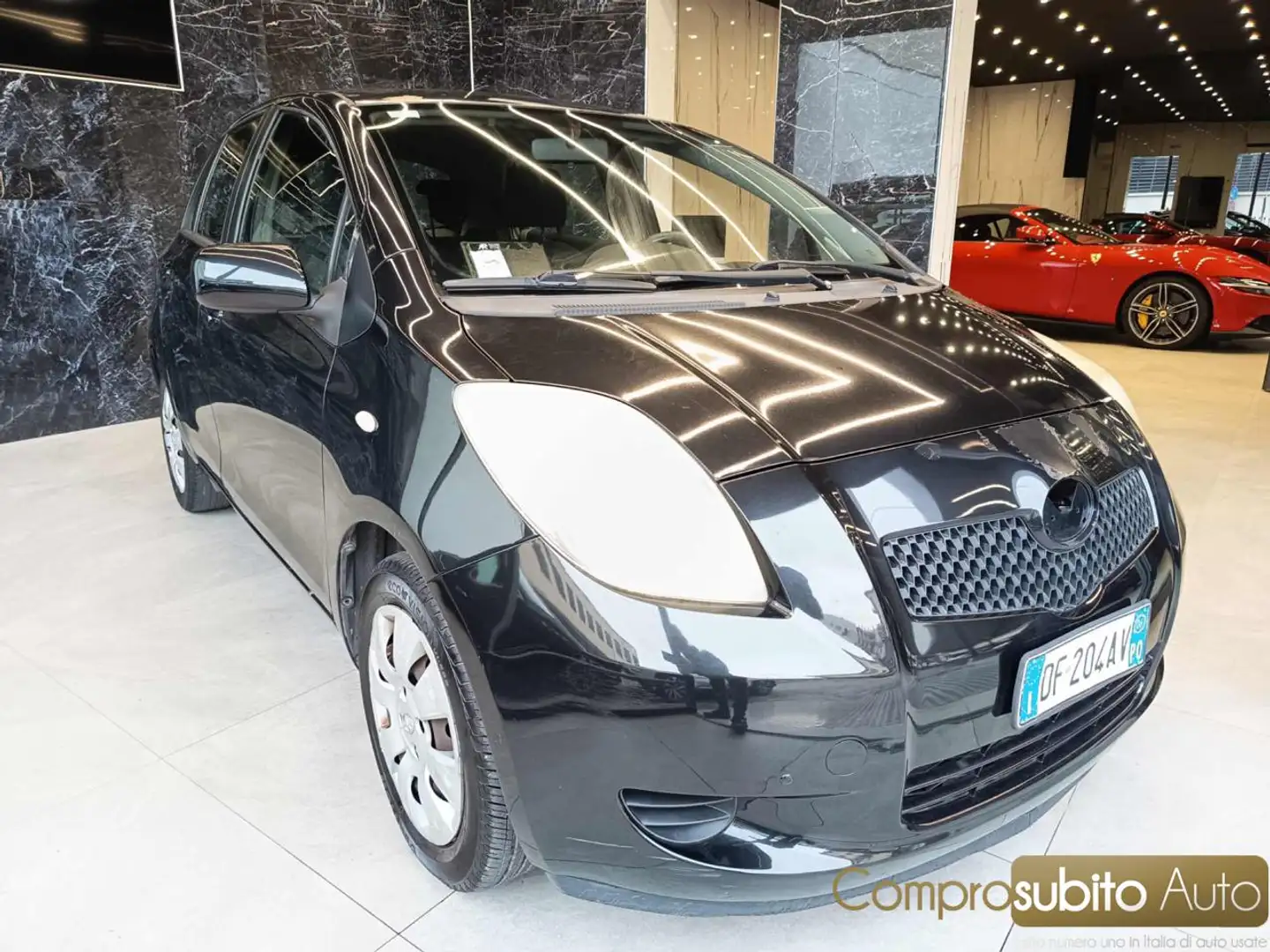 Toyota Yaris 1.0 5 porte Nero - 2