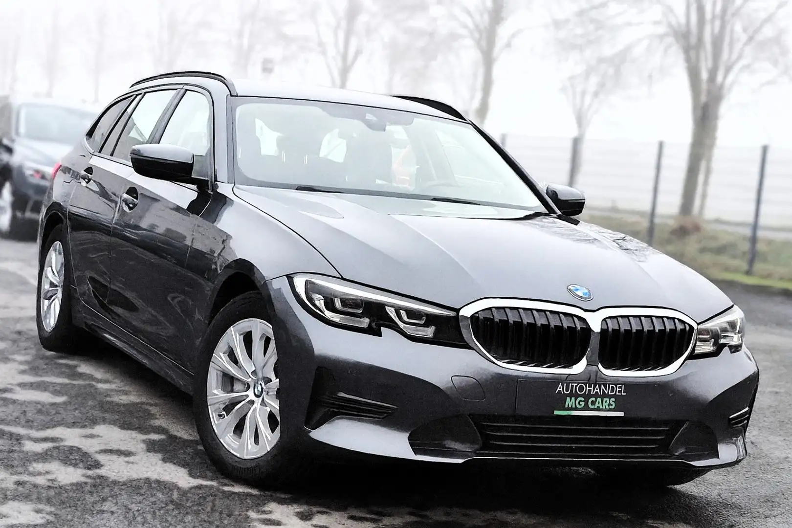 BMW 320 320e PLUG IN HYBRIDE APP CONNECT LEDER LED LIGHTS Gris - 1