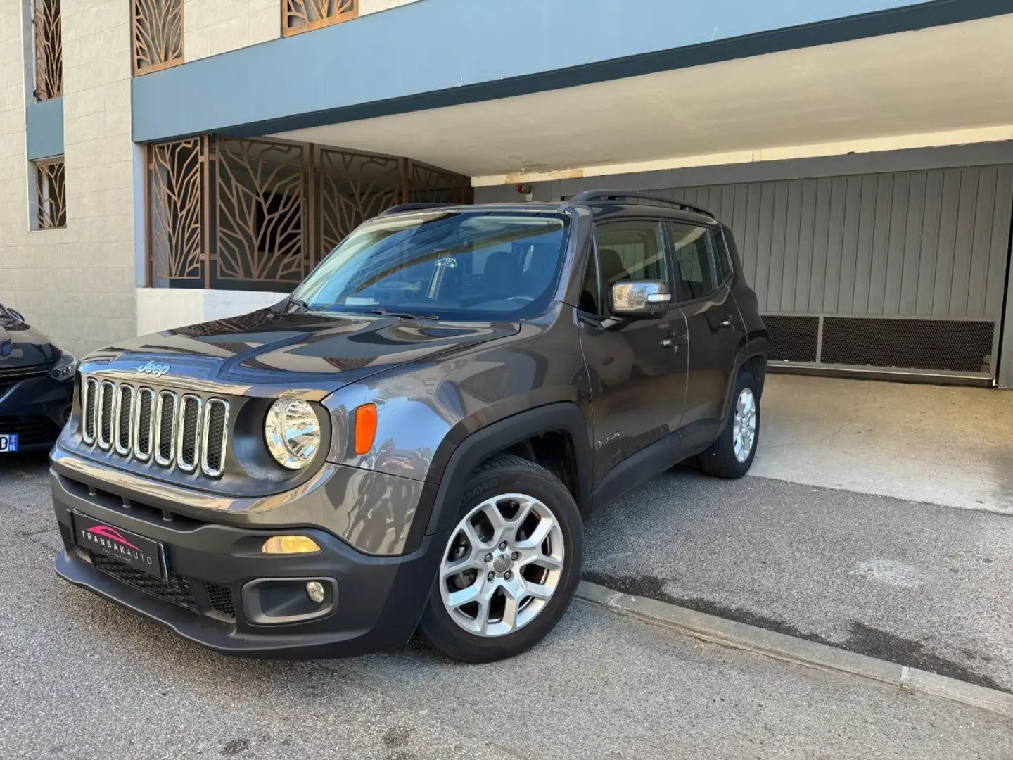 Jeep Renegade 1.6 l MultiJet 120 ch BVM6 Longitude Grijs - 1