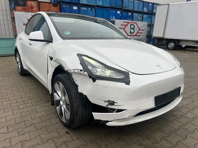 Tesla Model Y BRWD