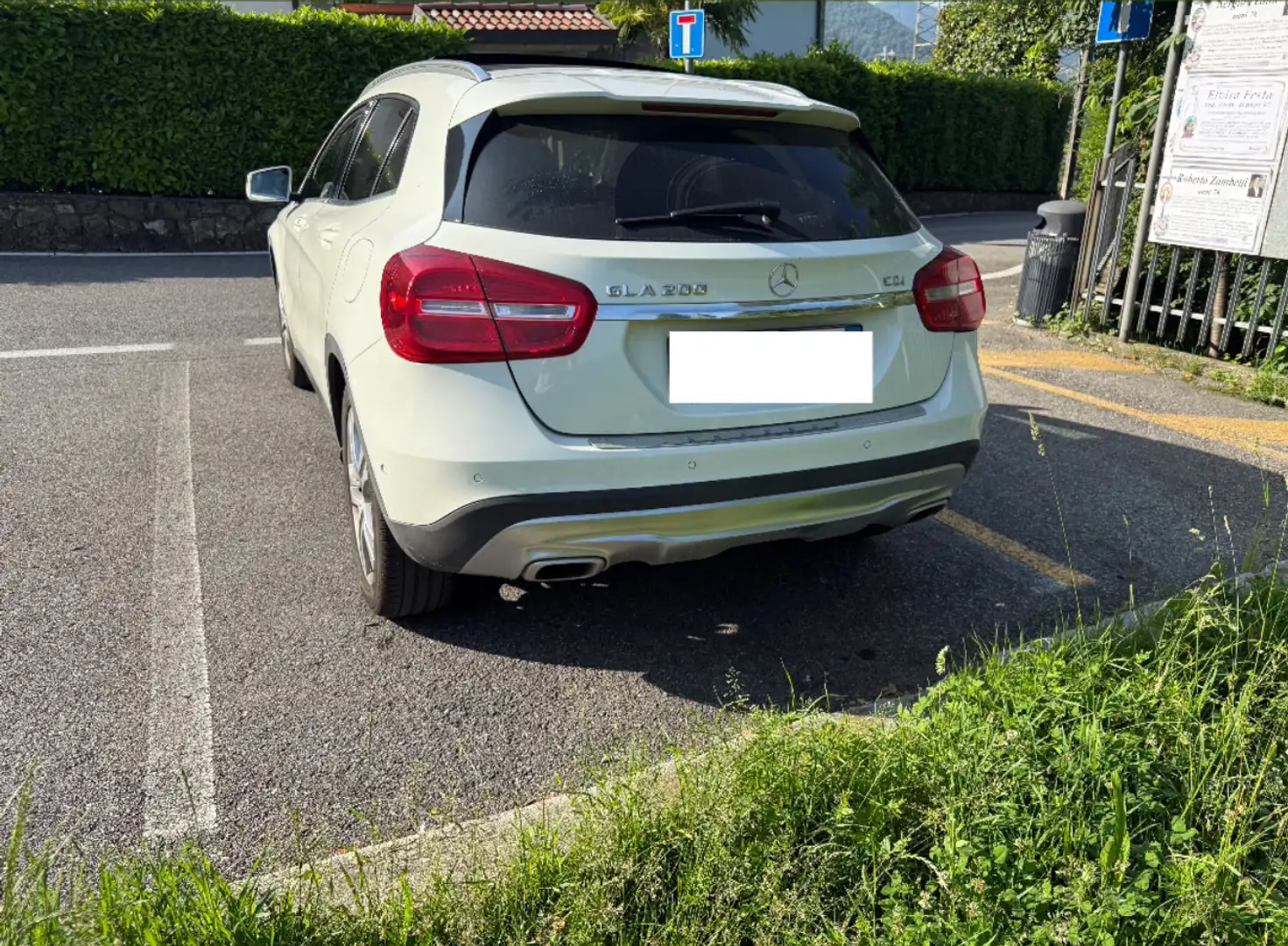 Mercedes-Benz GLA 200 d (cdi) Sport automatica Bianco - 2