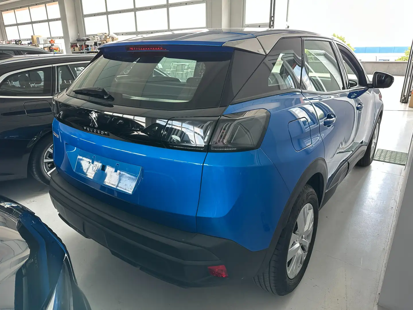 Peugeot 3008 1.5 BlueHDi Active Business S&S 130CV EAT8 Blauw - 2