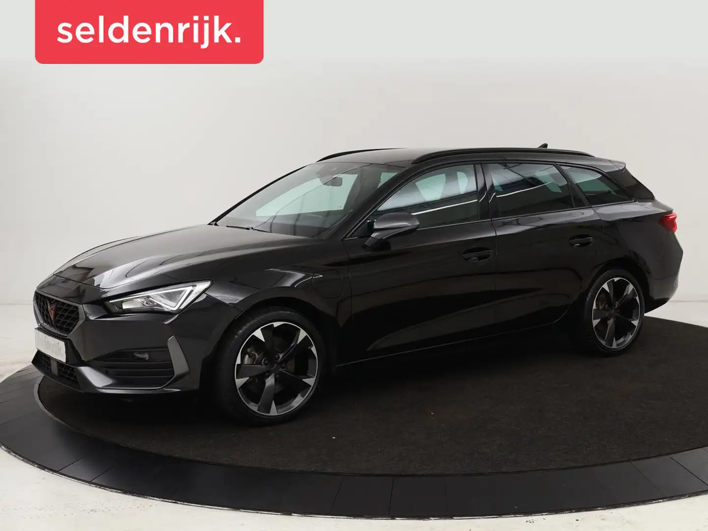 CUPRA Leon 1.4 e-Hybrid | Carplay | Stuurverwarming | Navigat Zwart - 1