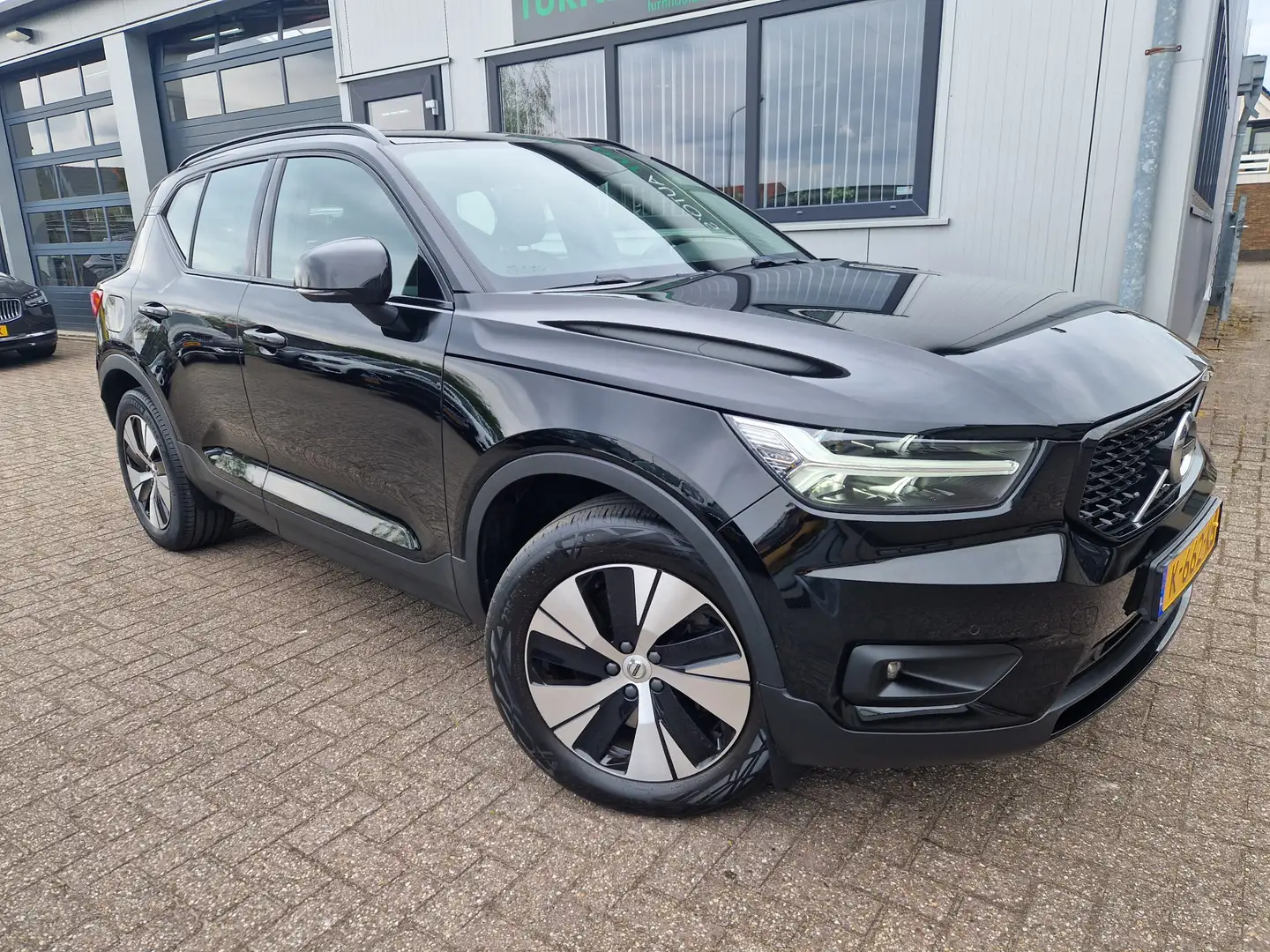 Volvo XC40 1.5 T4 Recharge R-Design Expression Harman Kardon Noir - 1