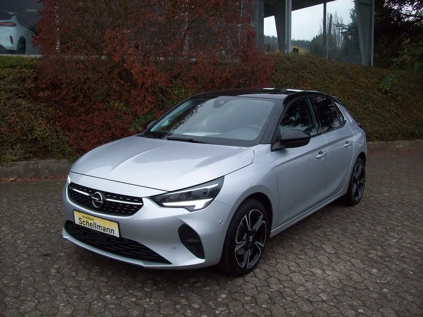 Opel Corsa F Elegance LED PDC+Kam SHZ Navi-App AT Silber - 2