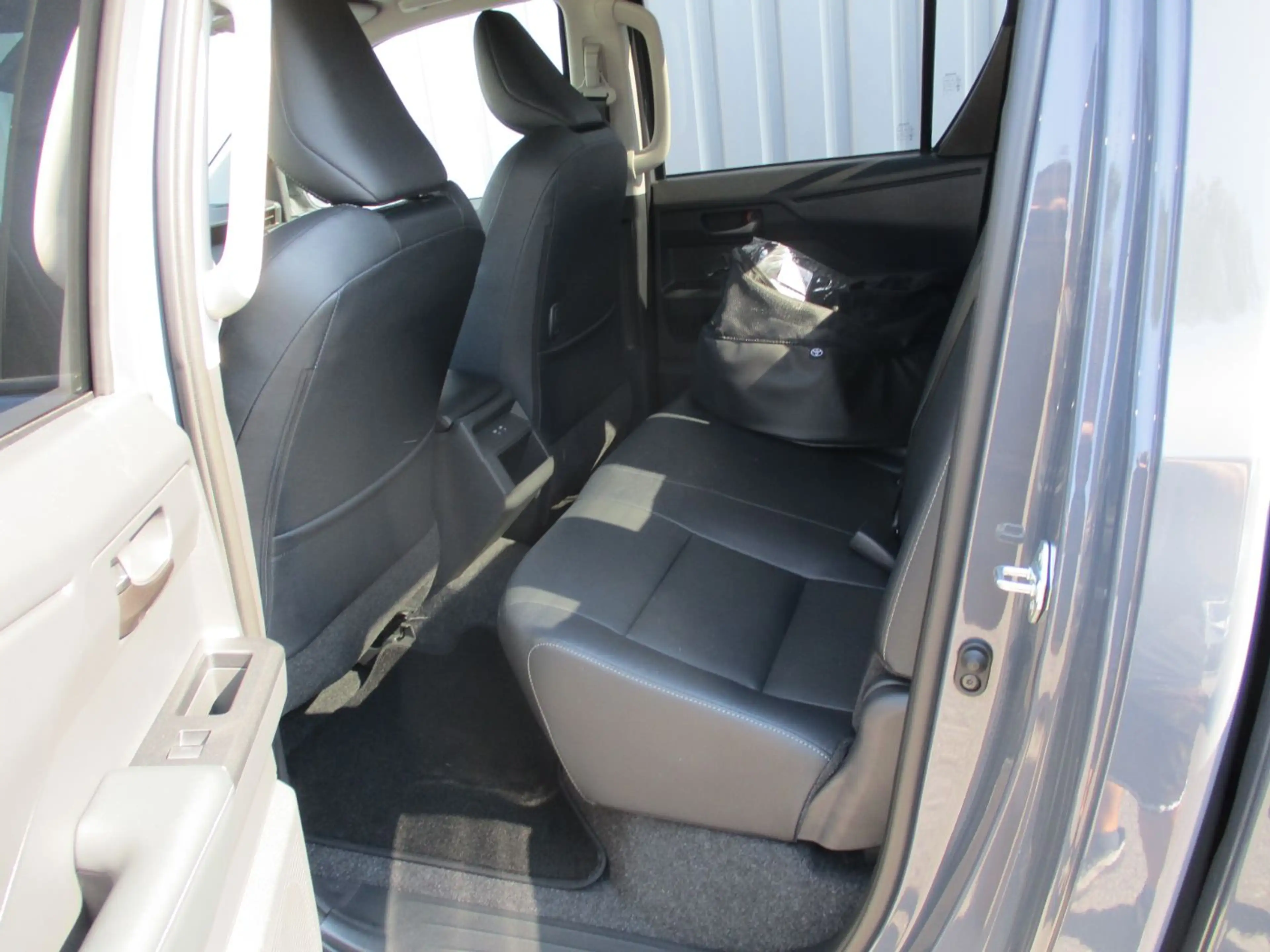 Toyota Hilux BEV DC EXECUTIVE 4WD Leder+AUT — photo 9