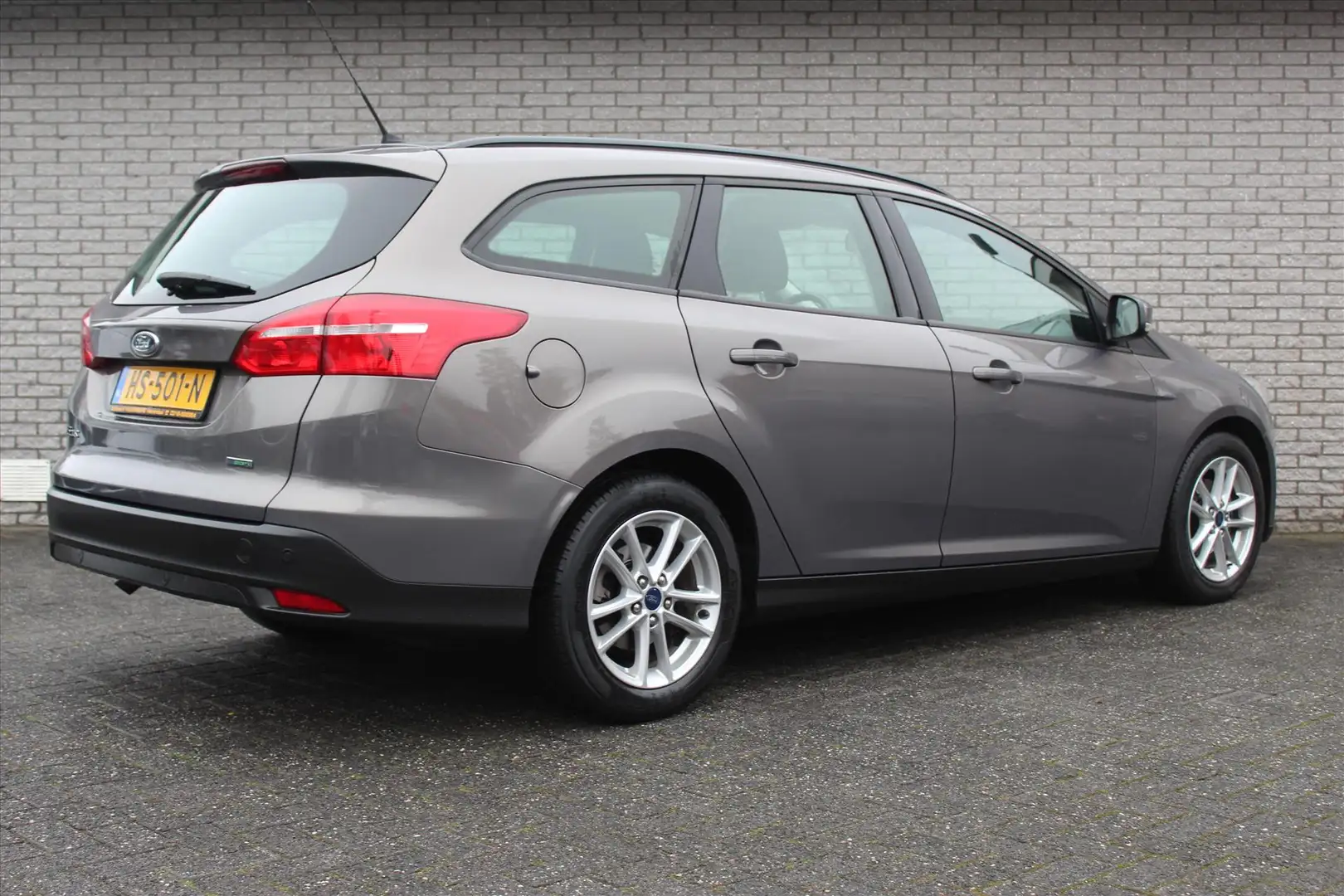 Ford Focus Wagon 1.0 EcoBoost Trend Edition | Cruise | NAVI | Brun - 2