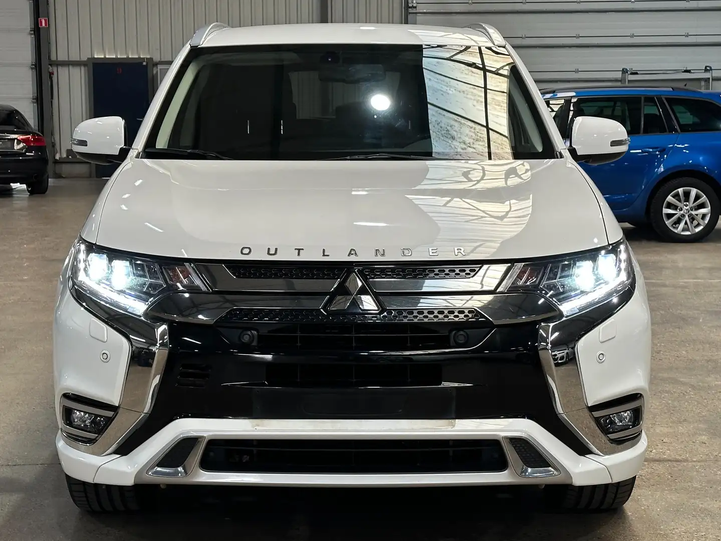 Mitsubishi Outlander Outlander 2.4 4WD Plug-In Hybrid Plus Blanc - 2