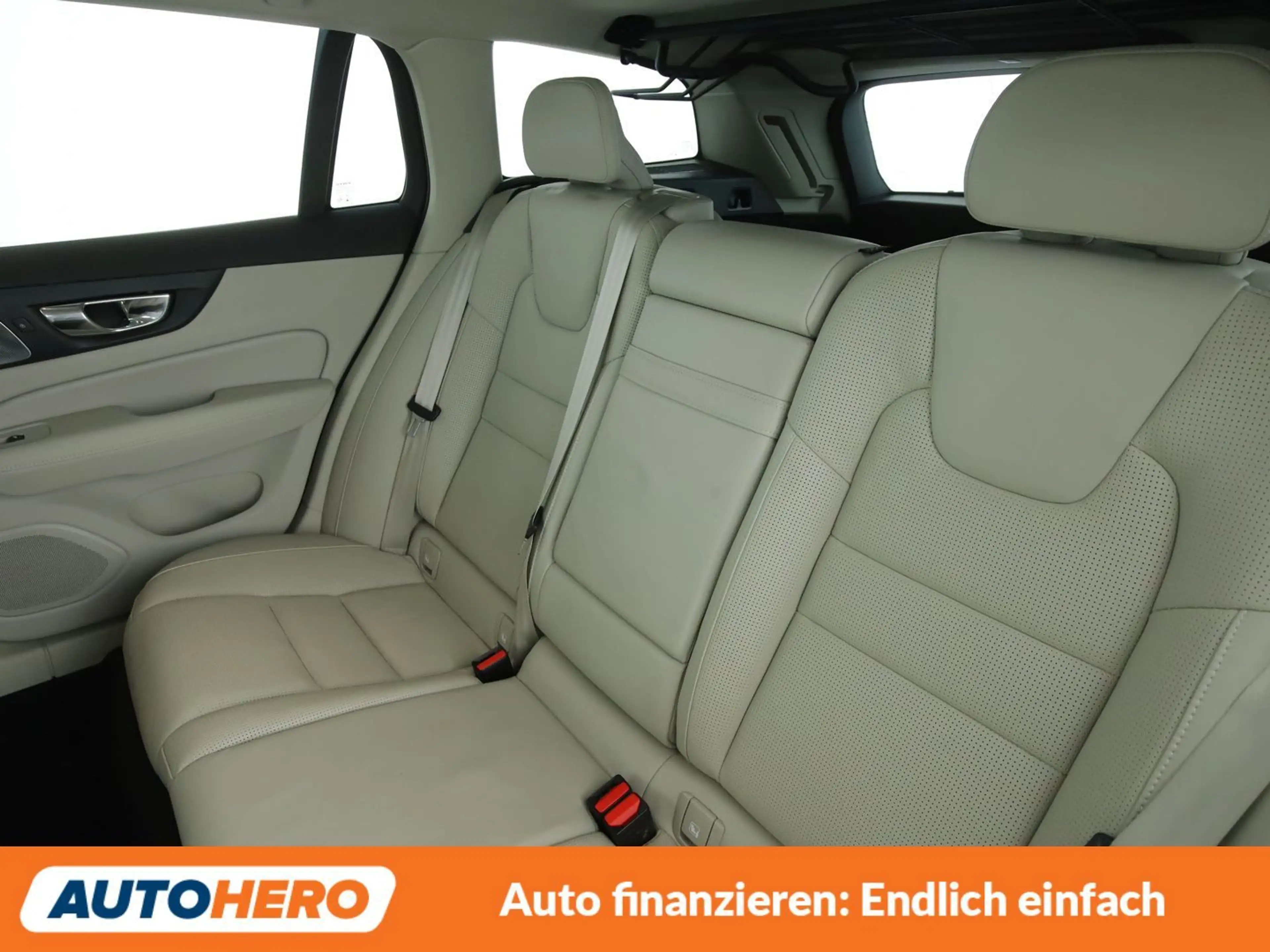 Volvo V60 Cross Country 2.0 D4 AWD Aut.*NAVI*CAM*PDC*TEMPO*PANO*SHZ* — photo 14