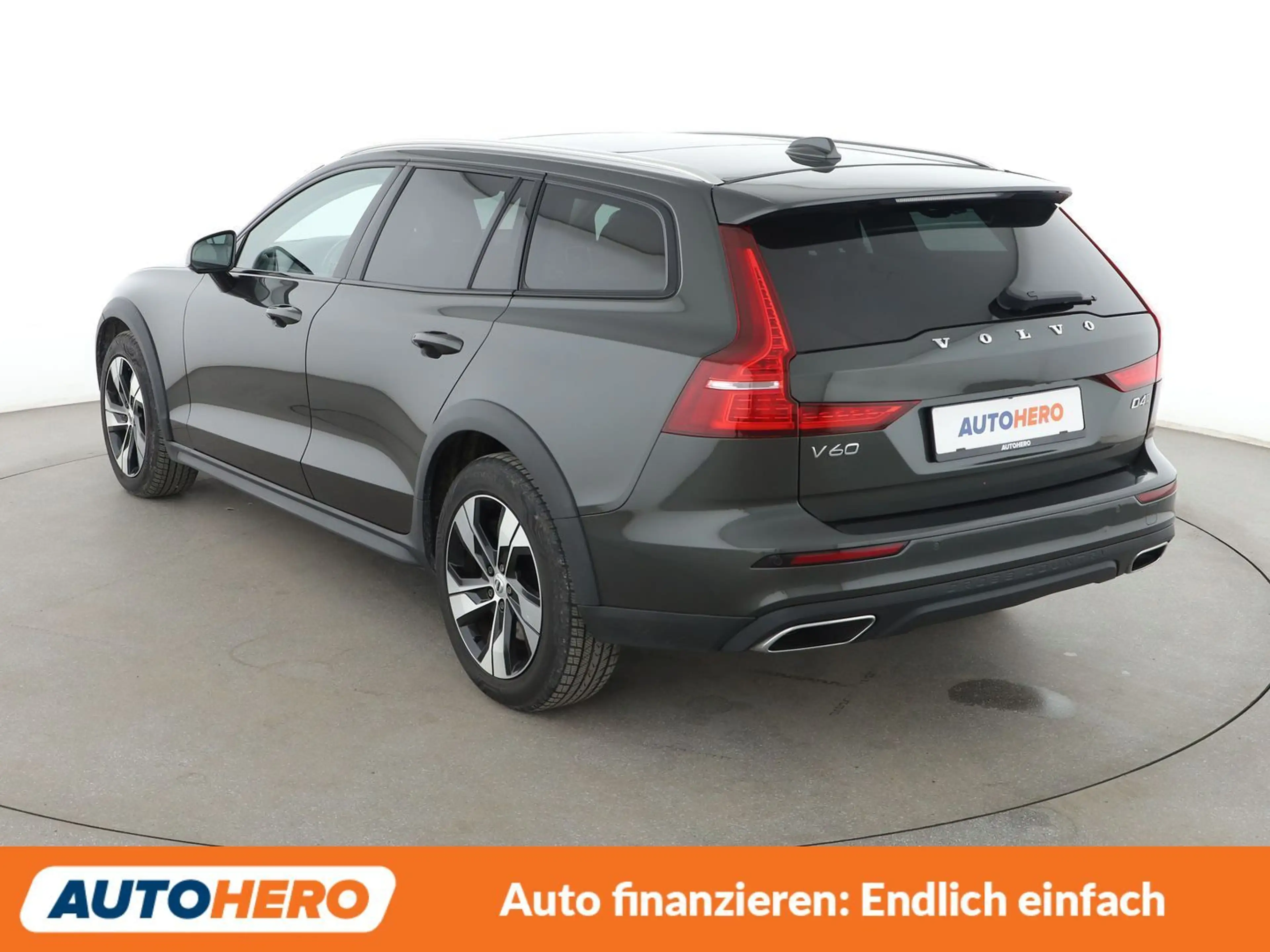Volvo V60 Cross Country 2.0 D4 AWD Aut.*NAVI*CAM*PDC*TEMPO*PANO*SHZ* — photo 4