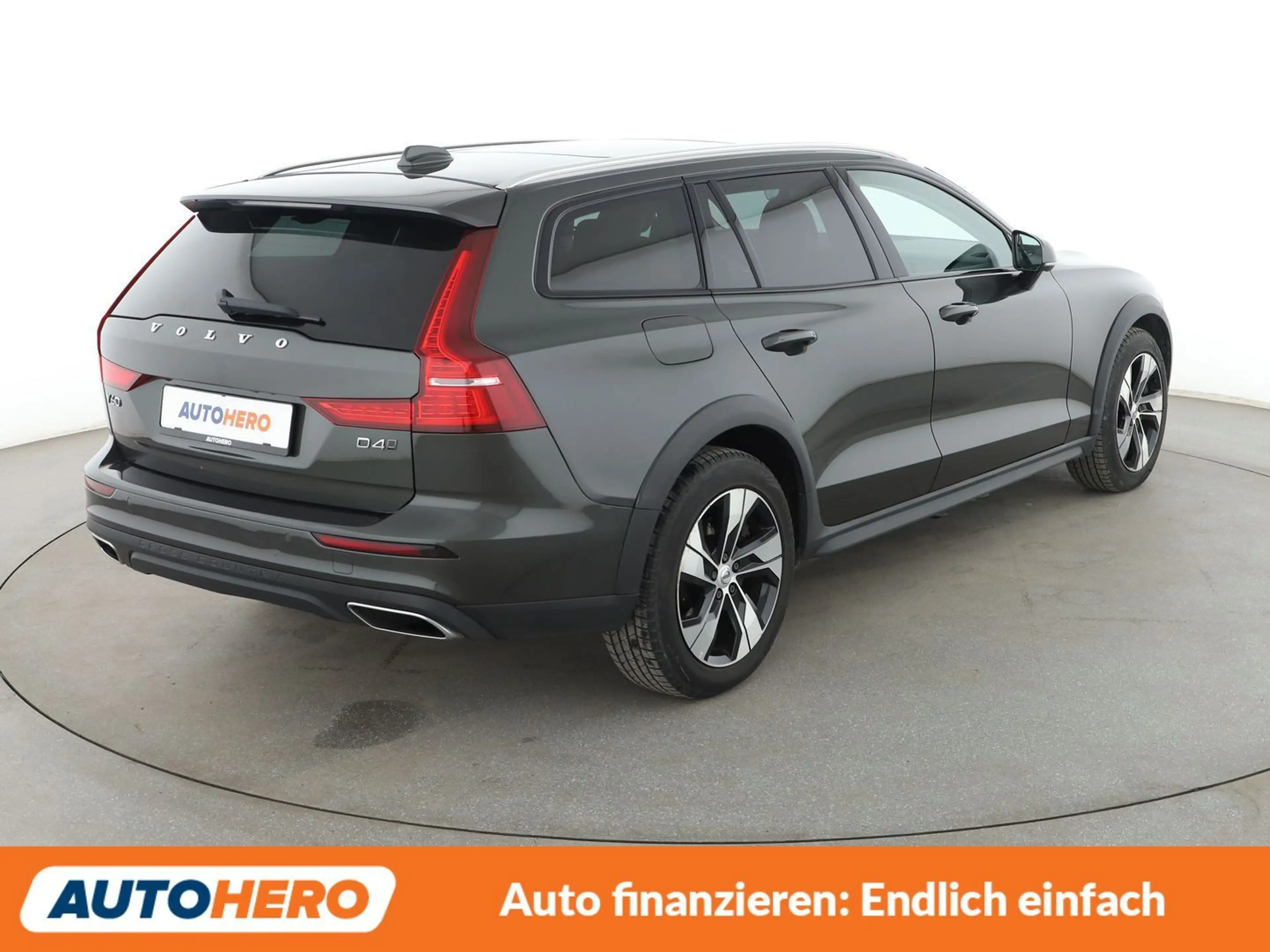 Volvo V60 Cross Country 2.0 D4 AWD Aut.*NAVI*CAM*PDC*TEMPO*PANO*SHZ* — photo 6