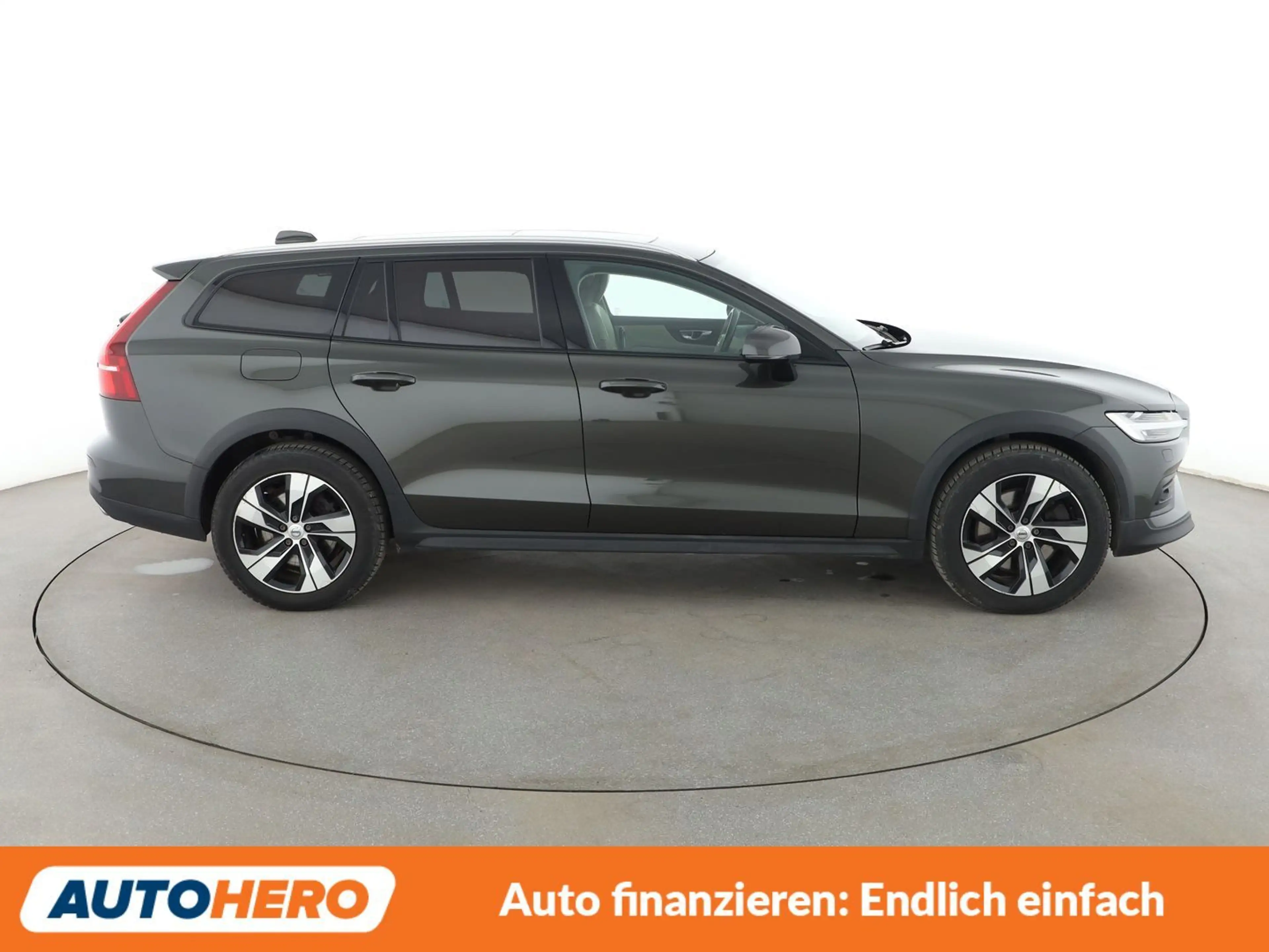 Volvo V60 Cross Country 2.0 D4 AWD Aut.*NAVI*CAM*PDC*TEMPO*PANO*SHZ* — photo 7