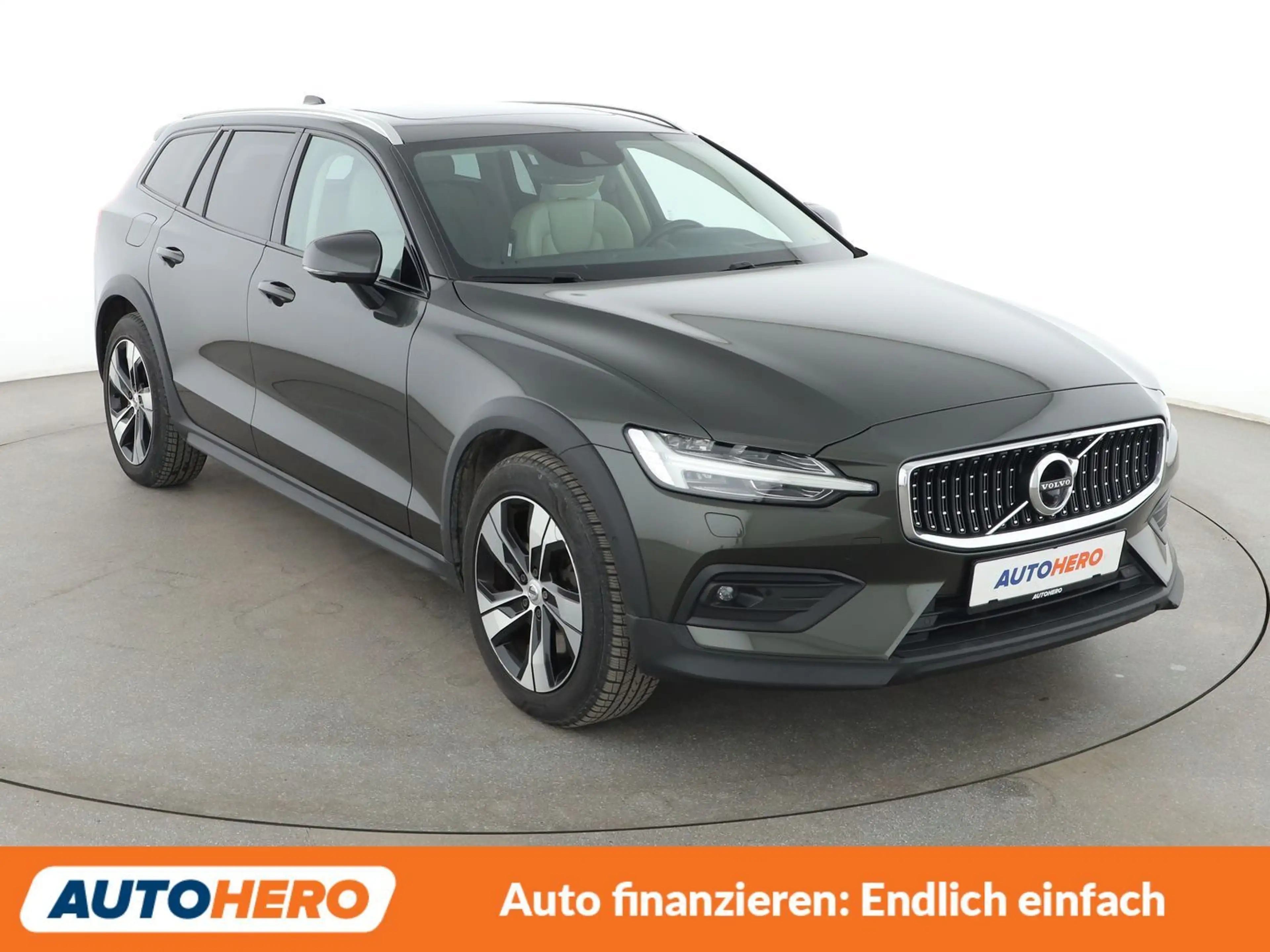 Volvo V60 Cross Country 2.0 D4 AWD Aut.*NAVI*CAM*PDC*TEMPO*PANO*SHZ* — photo 8