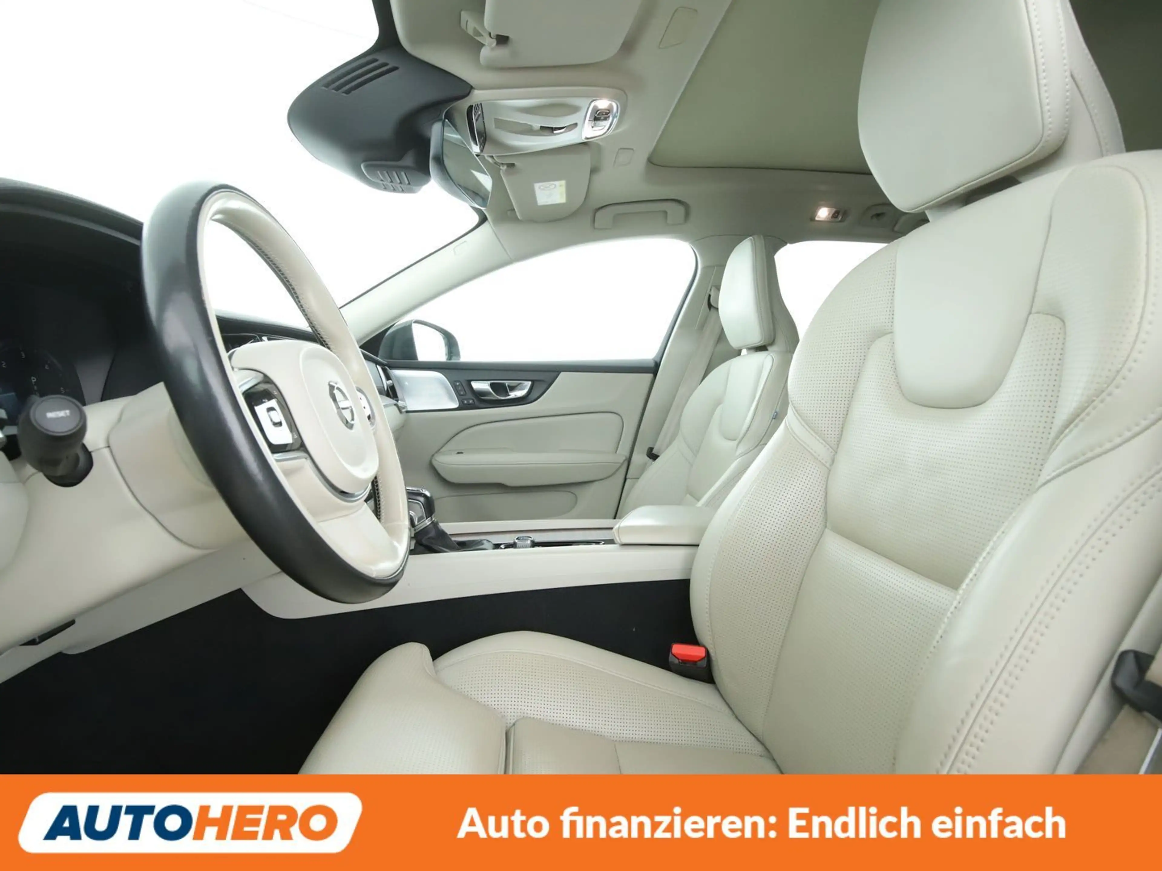 Volvo V60 Cross Country 2.0 D4 AWD Aut.*NAVI*CAM*PDC*TEMPO*PANO*SHZ* — photo 10