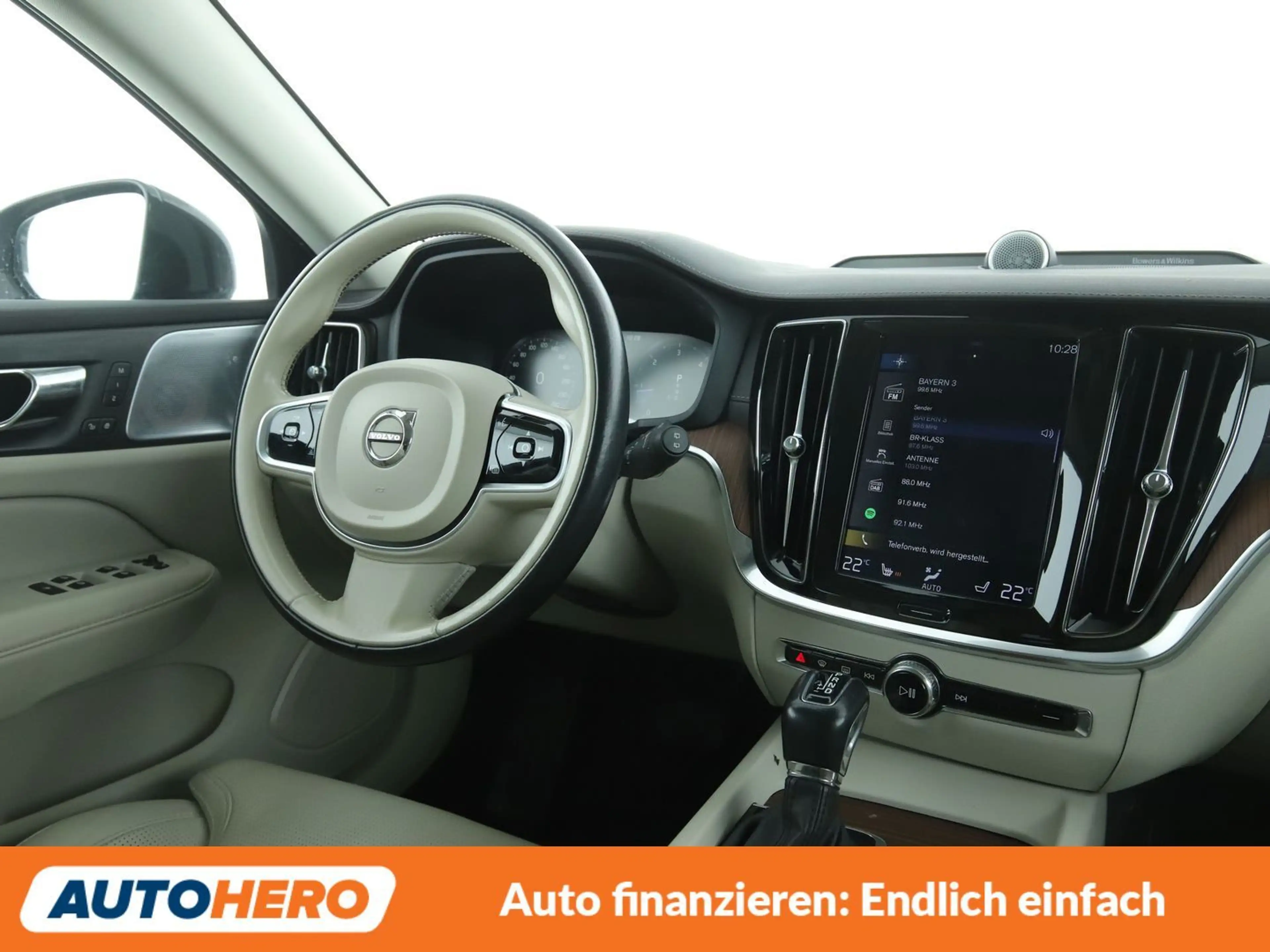 Volvo V60 Cross Country 2.0 D4 AWD Aut.*NAVI*CAM*PDC*TEMPO*PANO*SHZ* — photo 13