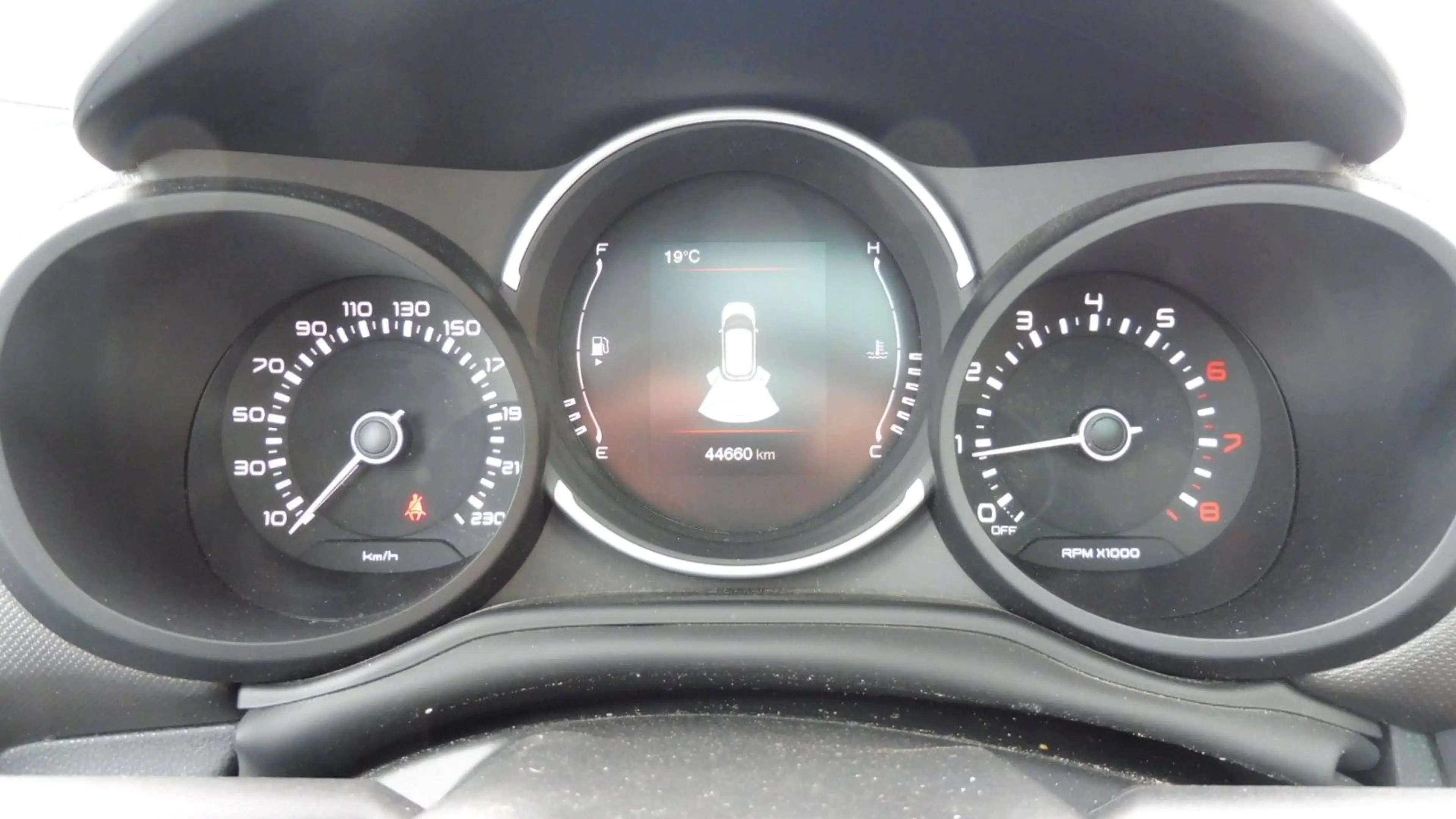 Fiat 500L 1.4T Urban Lounge — photo 14