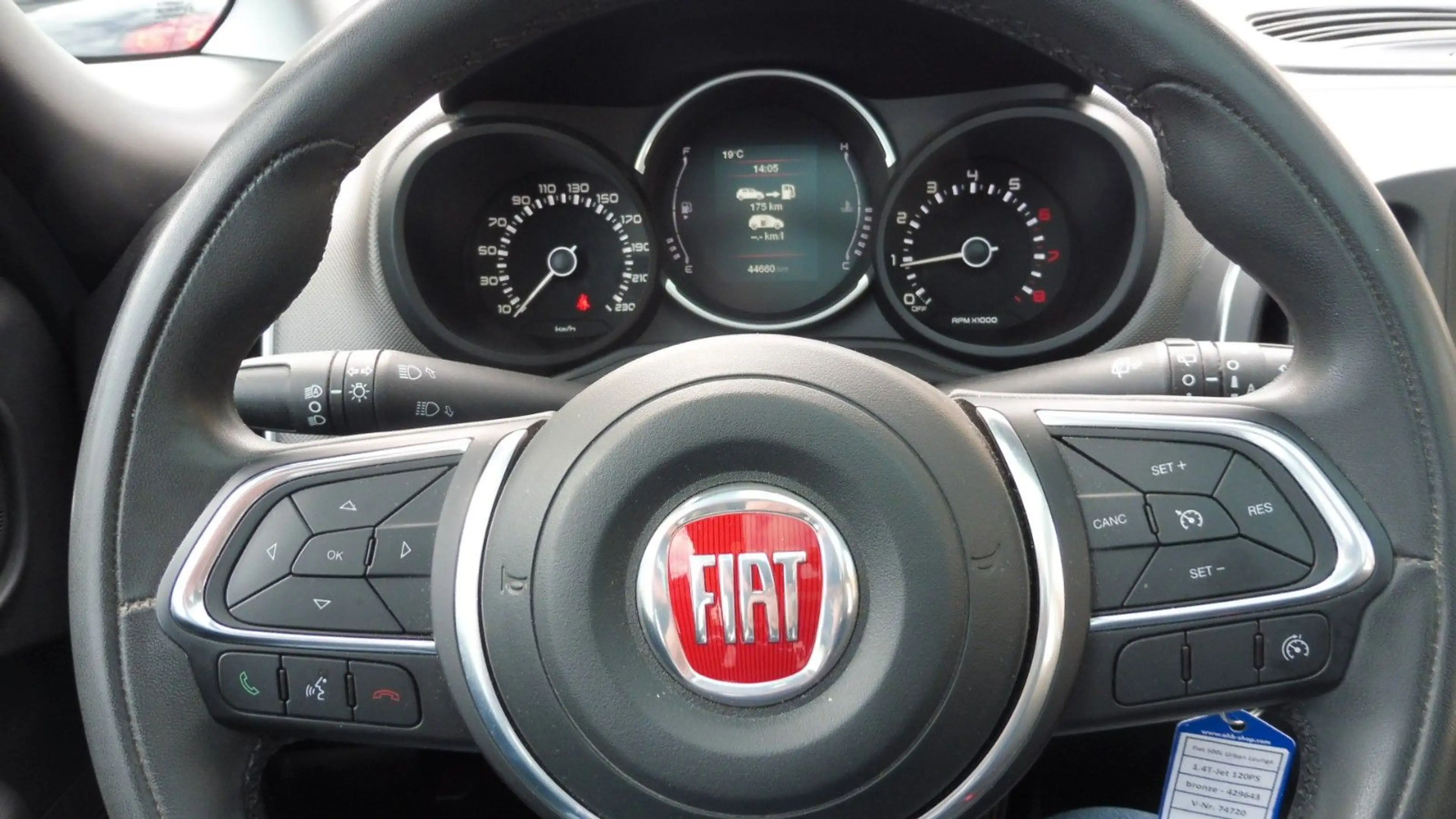 Fiat 500L 1.4T Urban Lounge — photo 15